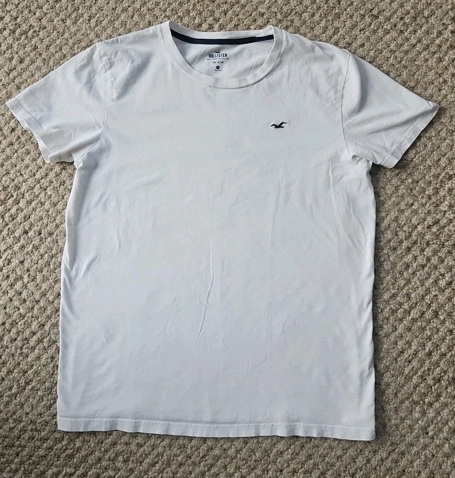 Hollister Must Have Collection White T Shirt Crew Neck Short Sleeve 100% Cotton