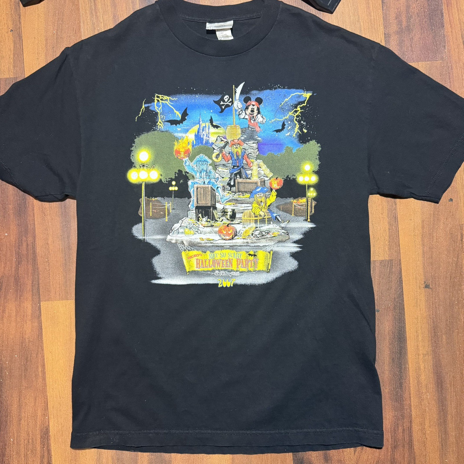 VTG Walt Disney World Mickey’s Not So Scary Halloween Party Pirate Shirt large