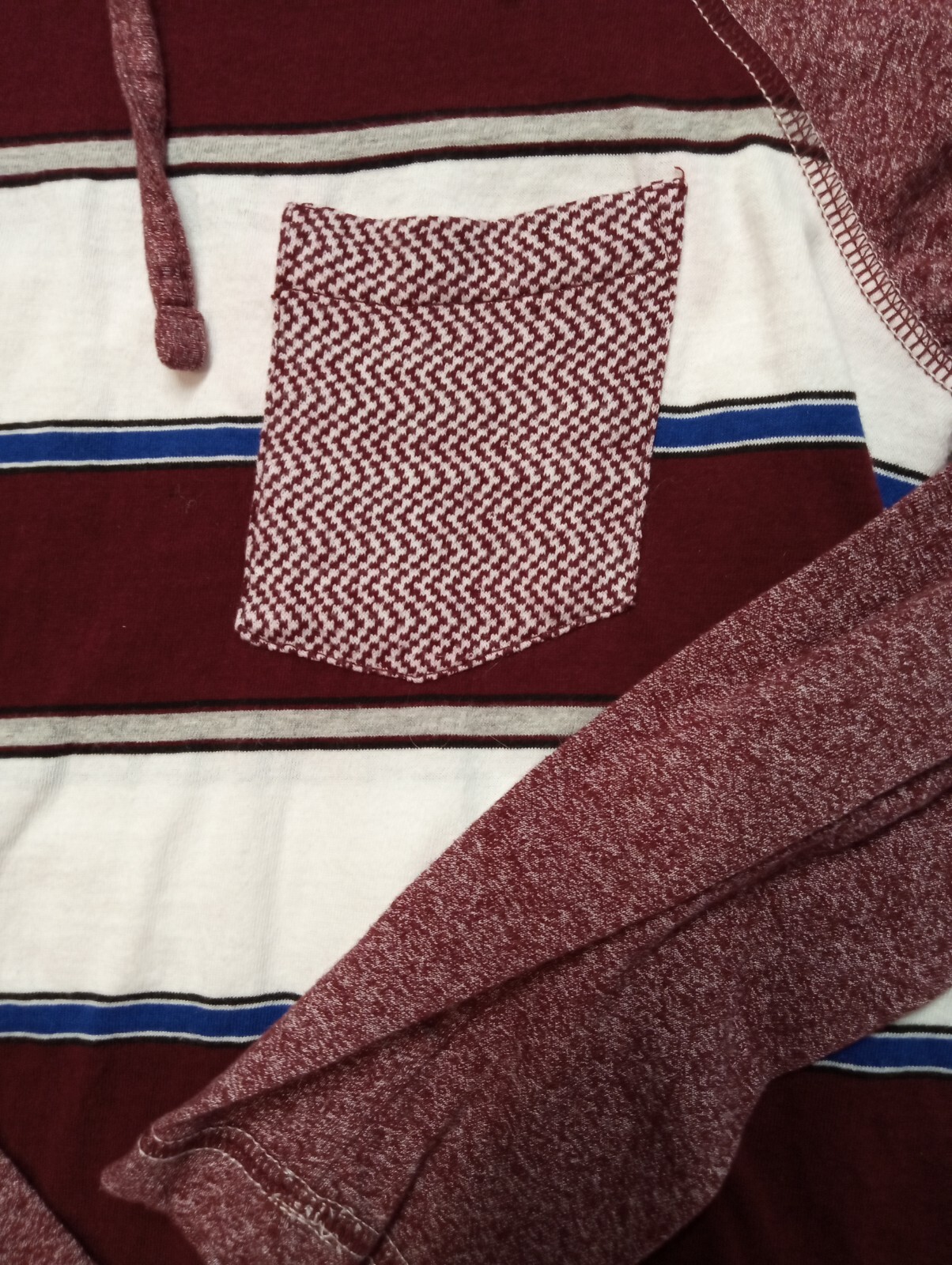 Men’s RUSTIC BLUE Long Sleeve Hooded Maroon & White Shirt Size Medium