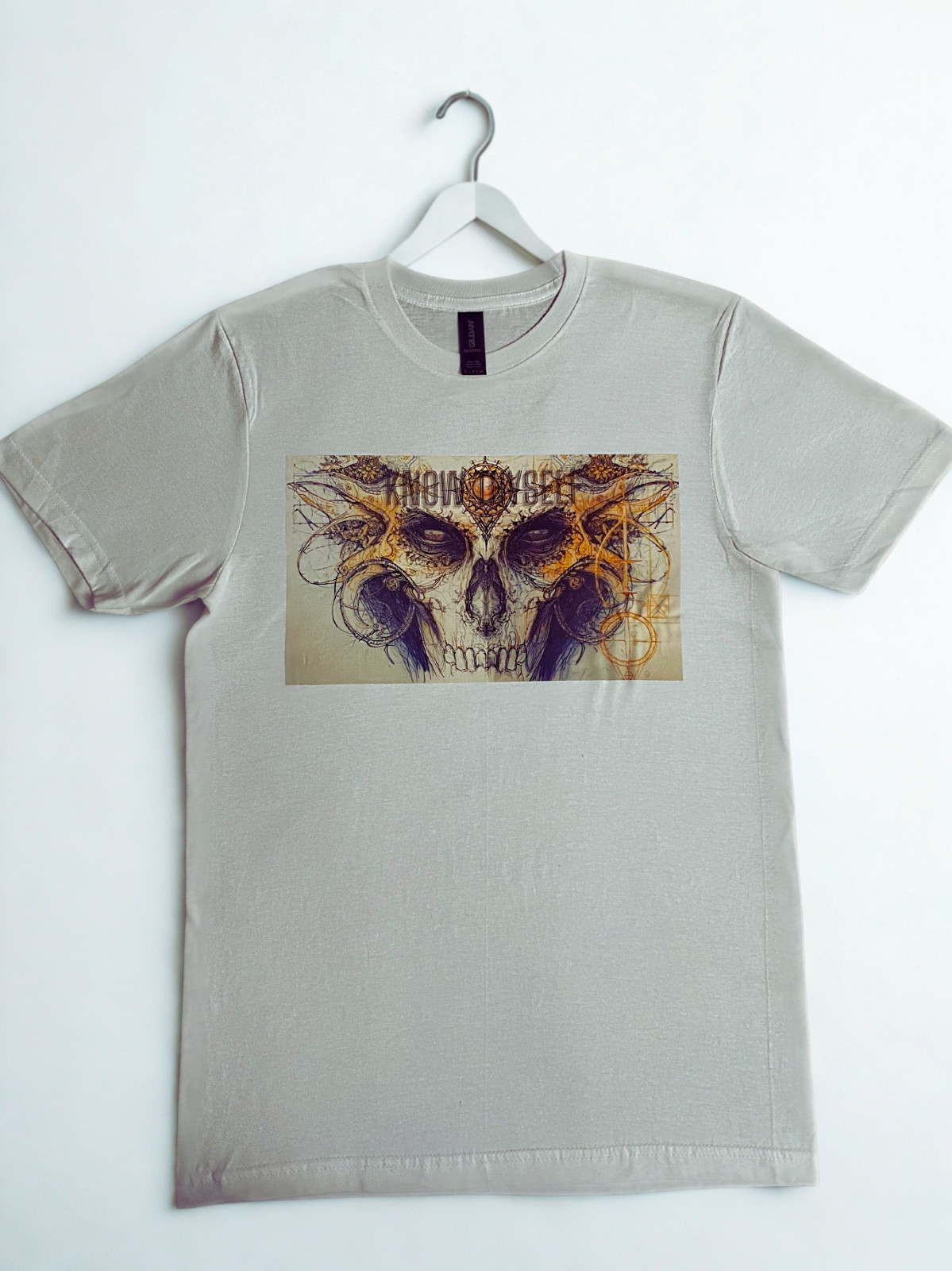 DTF Custom Made – KNOW THYSELF Short Sleeve T-Shirt – Black & White SML