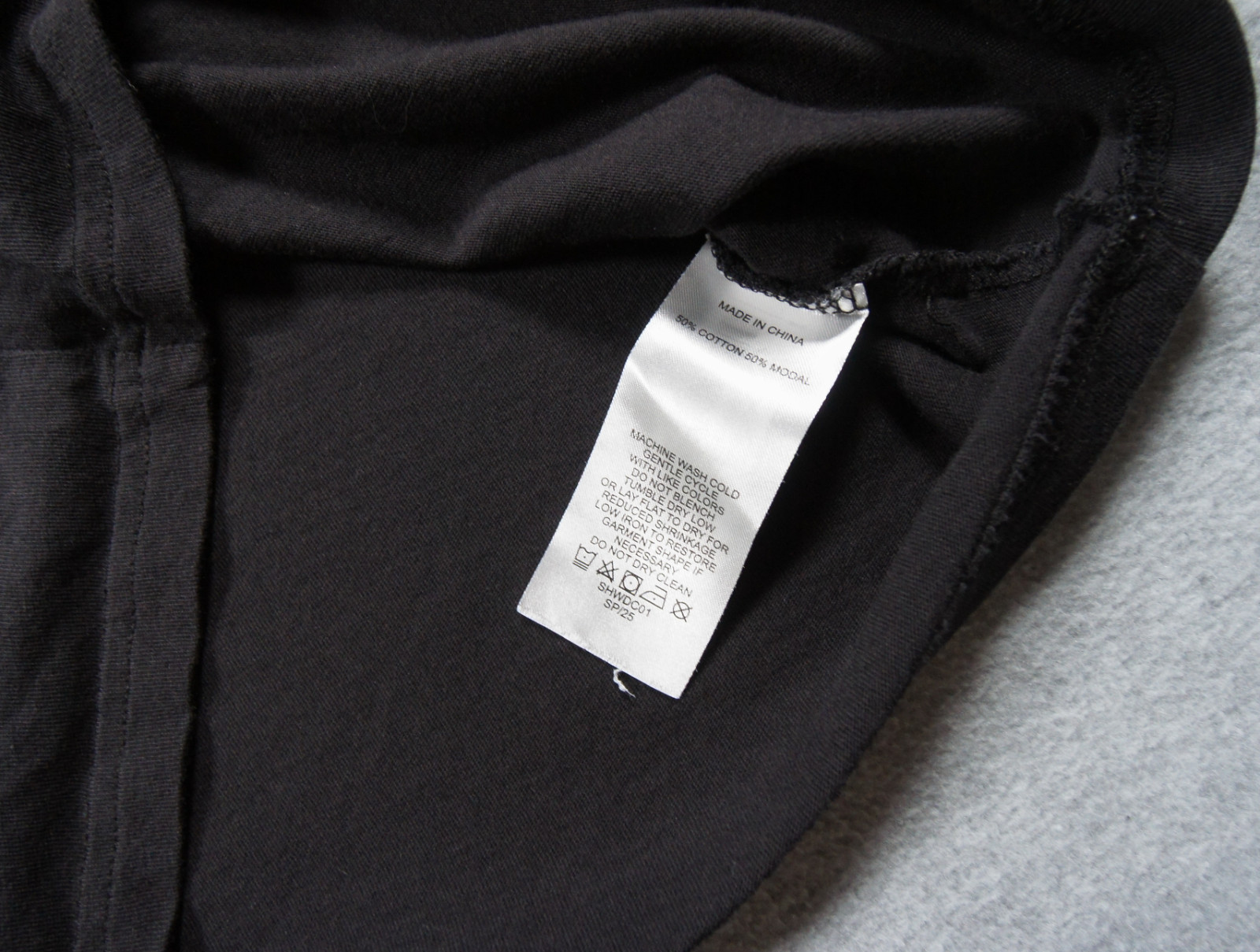 Quince Shirt Mens Medium Black Vneck Tee Short Sleeve Preppy Casual Adult