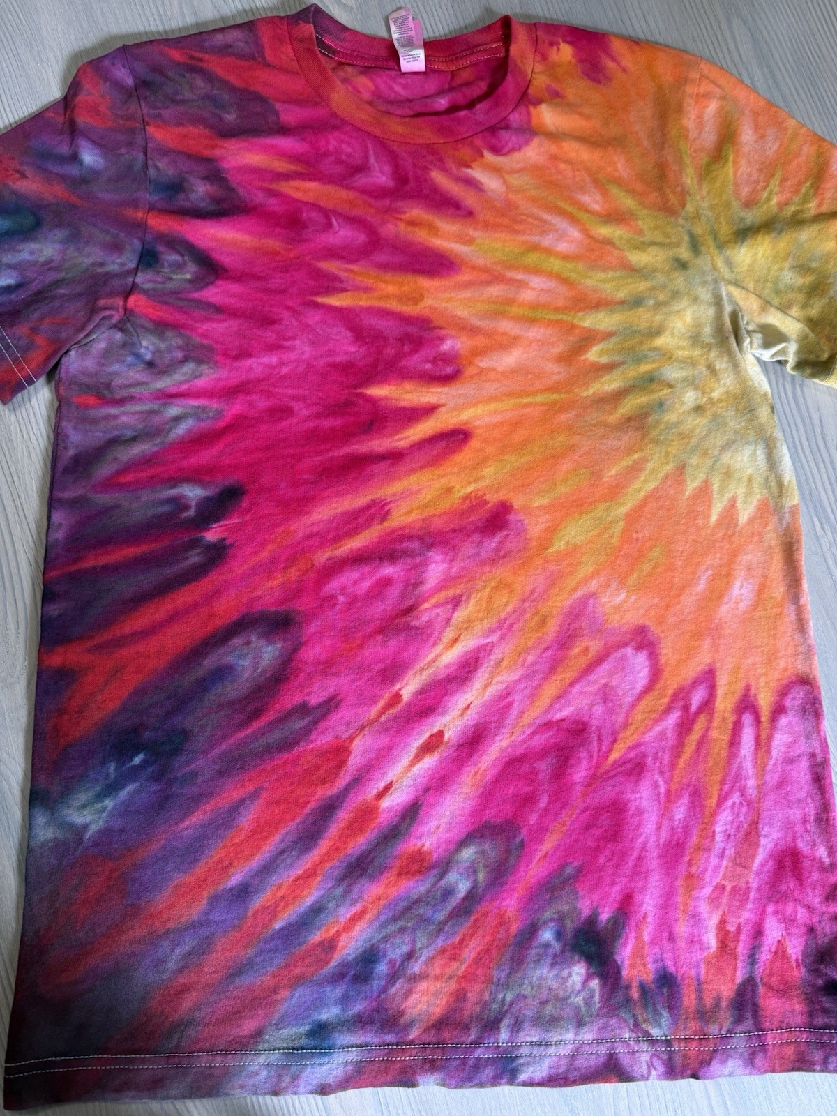 Ice Dyed T Shirt Sunburst Pattern Starburst Candy Color Inspired Size L Runs Sm