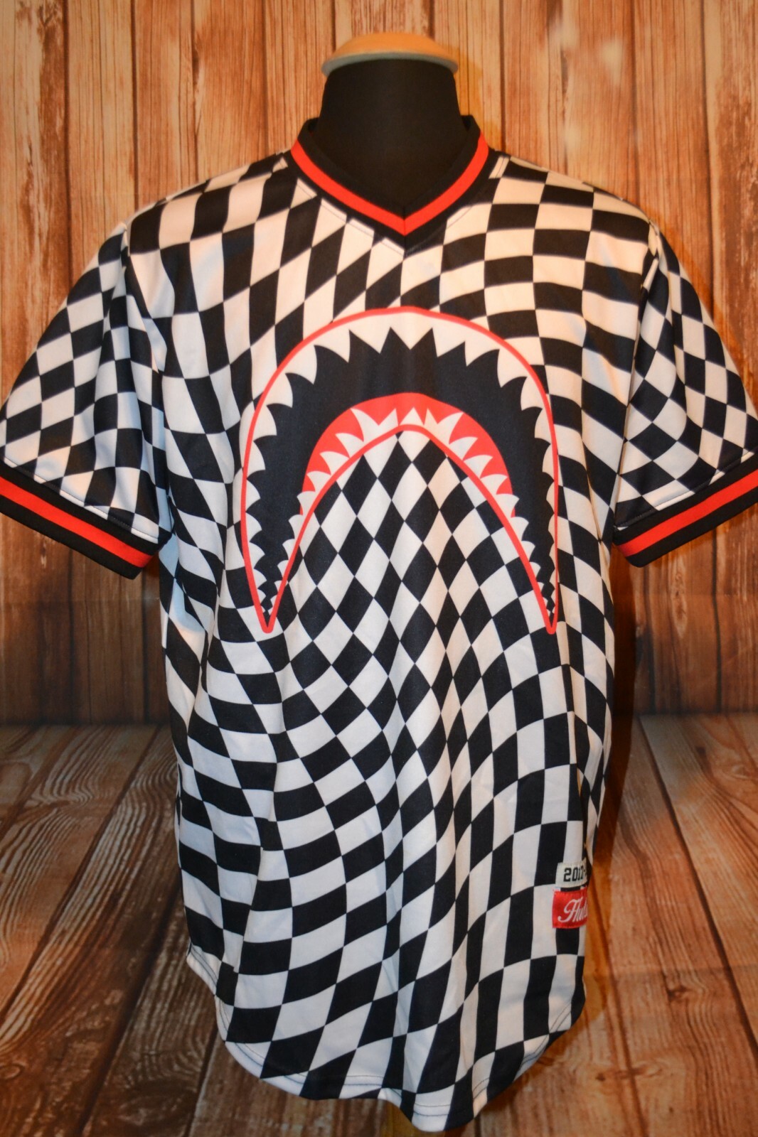 Hudson Outerwear Men’s Checker Pattern Diddy 54 Shark Teeth T Shirt Size XL