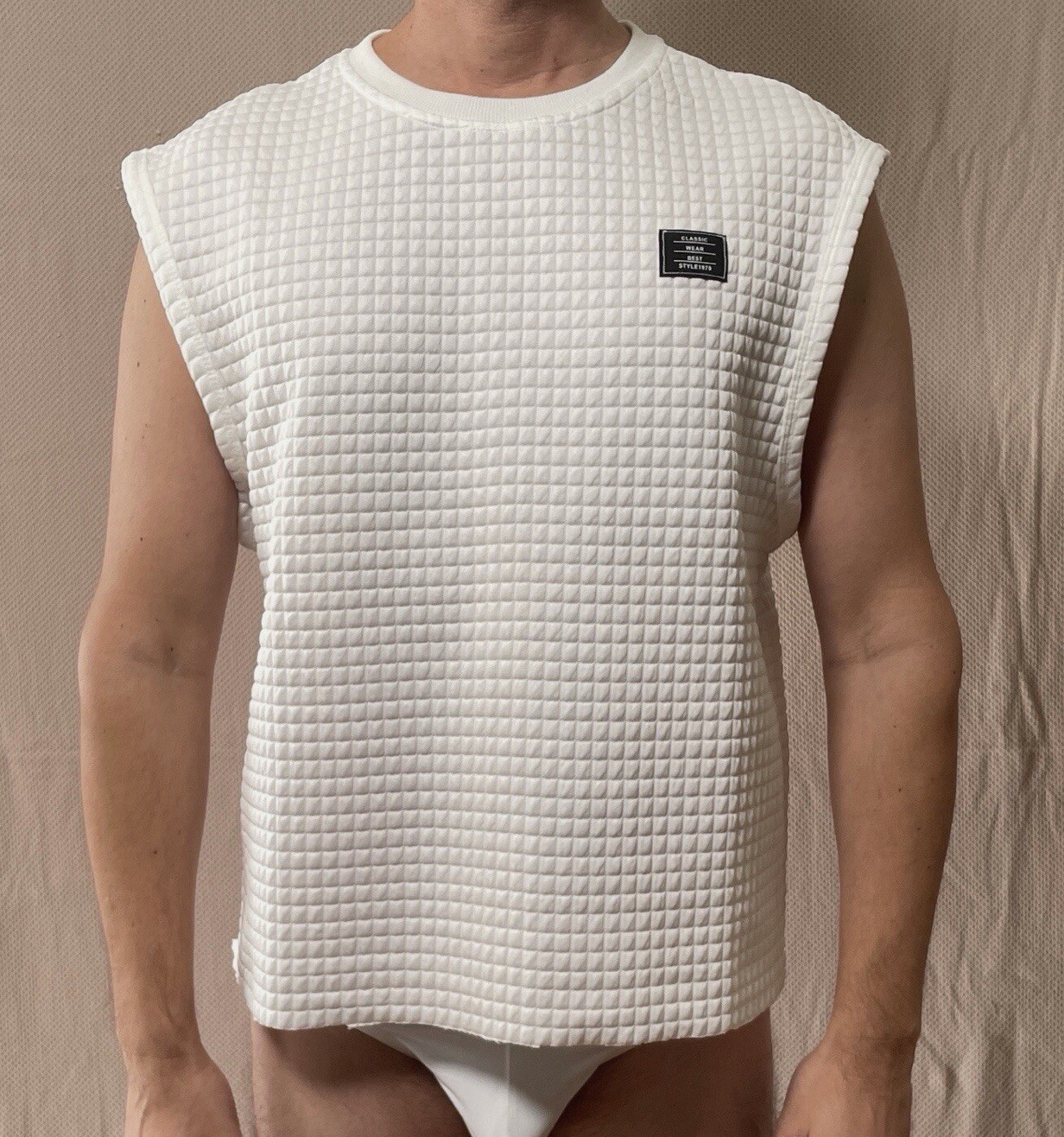 Men’s White Size L Quilted Textured Cut Off Crop Crewneck Sleeveless Muscle Tee