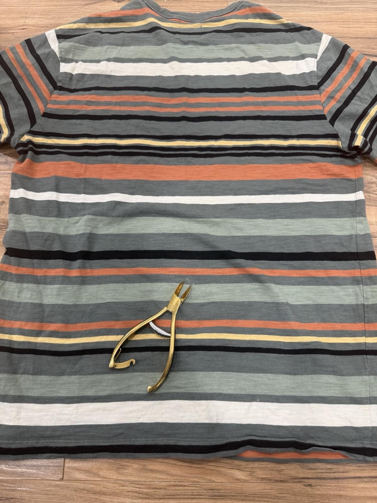 Guess Original Design Striped Pocket T Shirt Mens Small Green Orange Cotton Tee