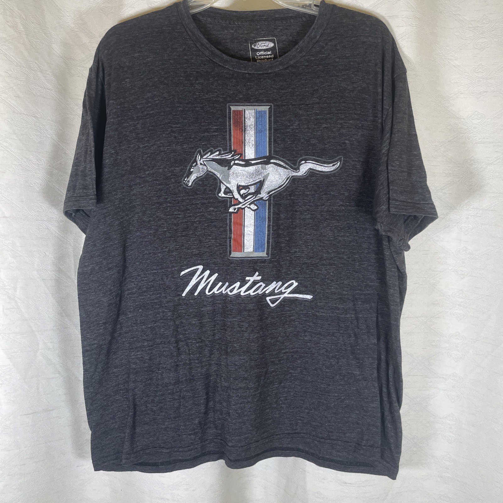 Mustang T Shirt Men’s Size XL Ford graphic Car Tee Muscle Car Tee