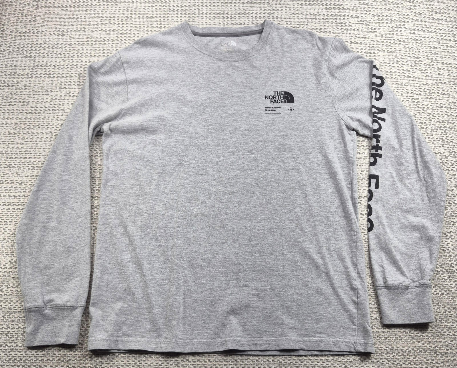 The North Face Shirt Mens Medium Gray Long Sleeve Logo Graphic Outdoor Tee