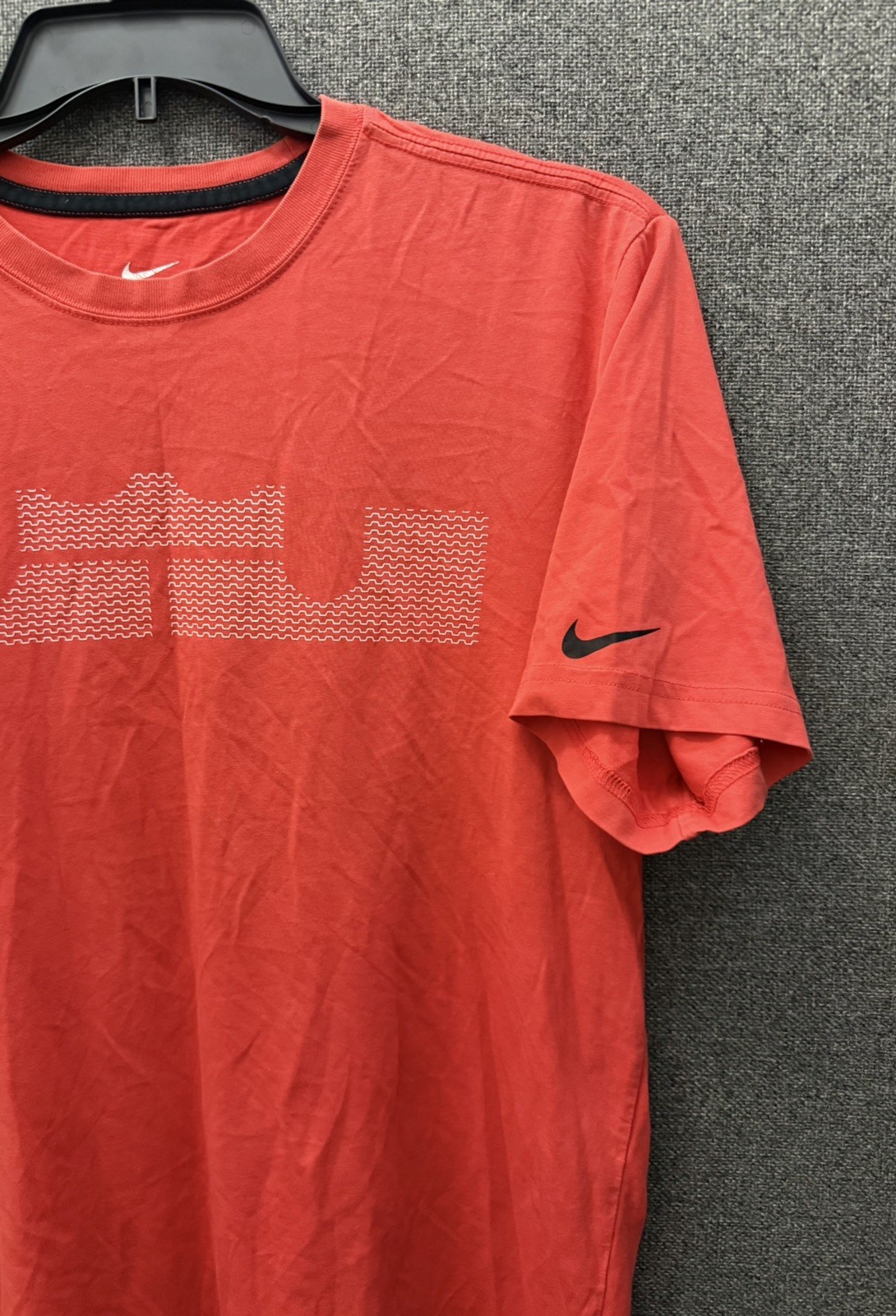Nike Lebron James T Shirt Size Large Dri-Fit