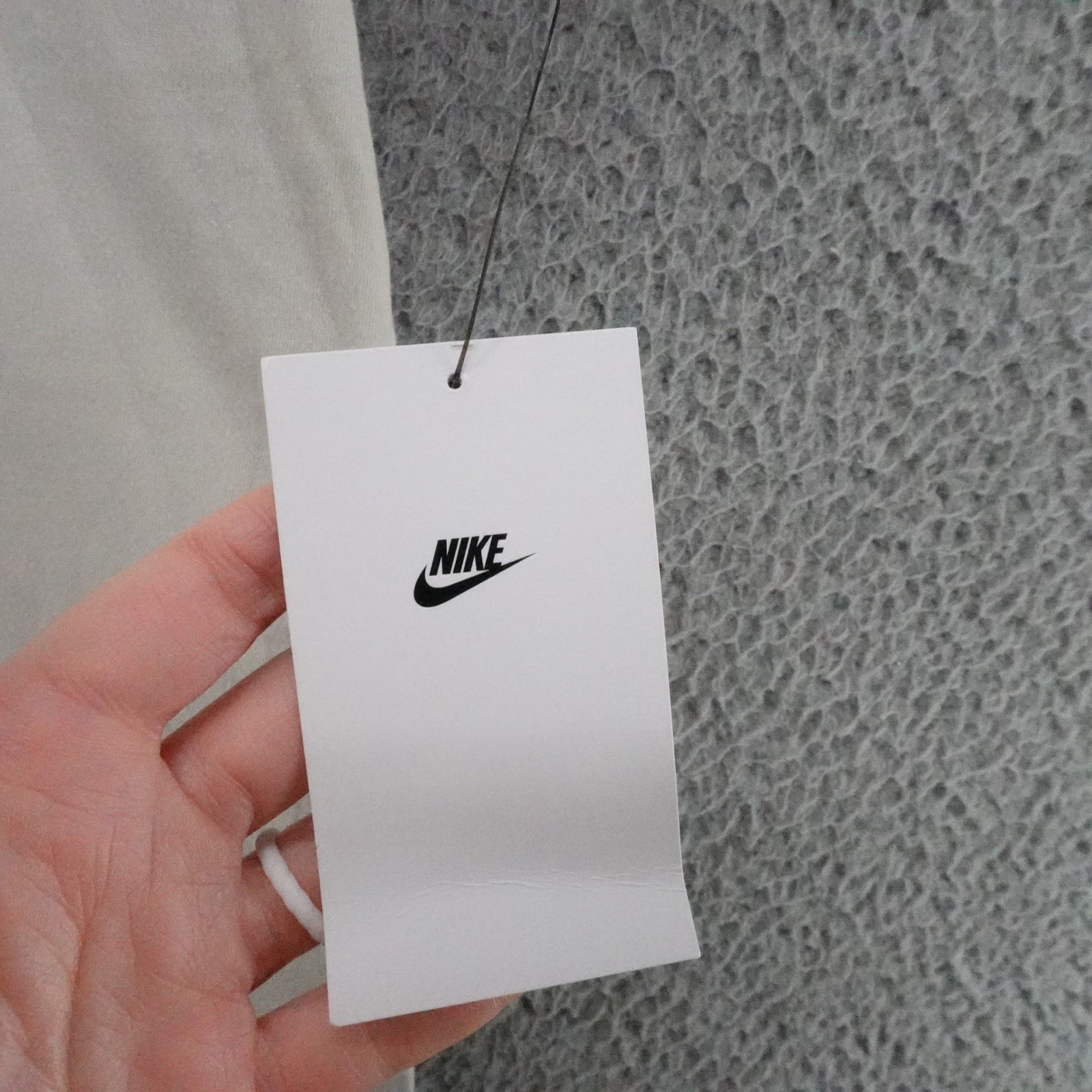 Nike Sportswear Club Tee Mens Medium Light Bone White Cotton T-Shirt AR4997-073