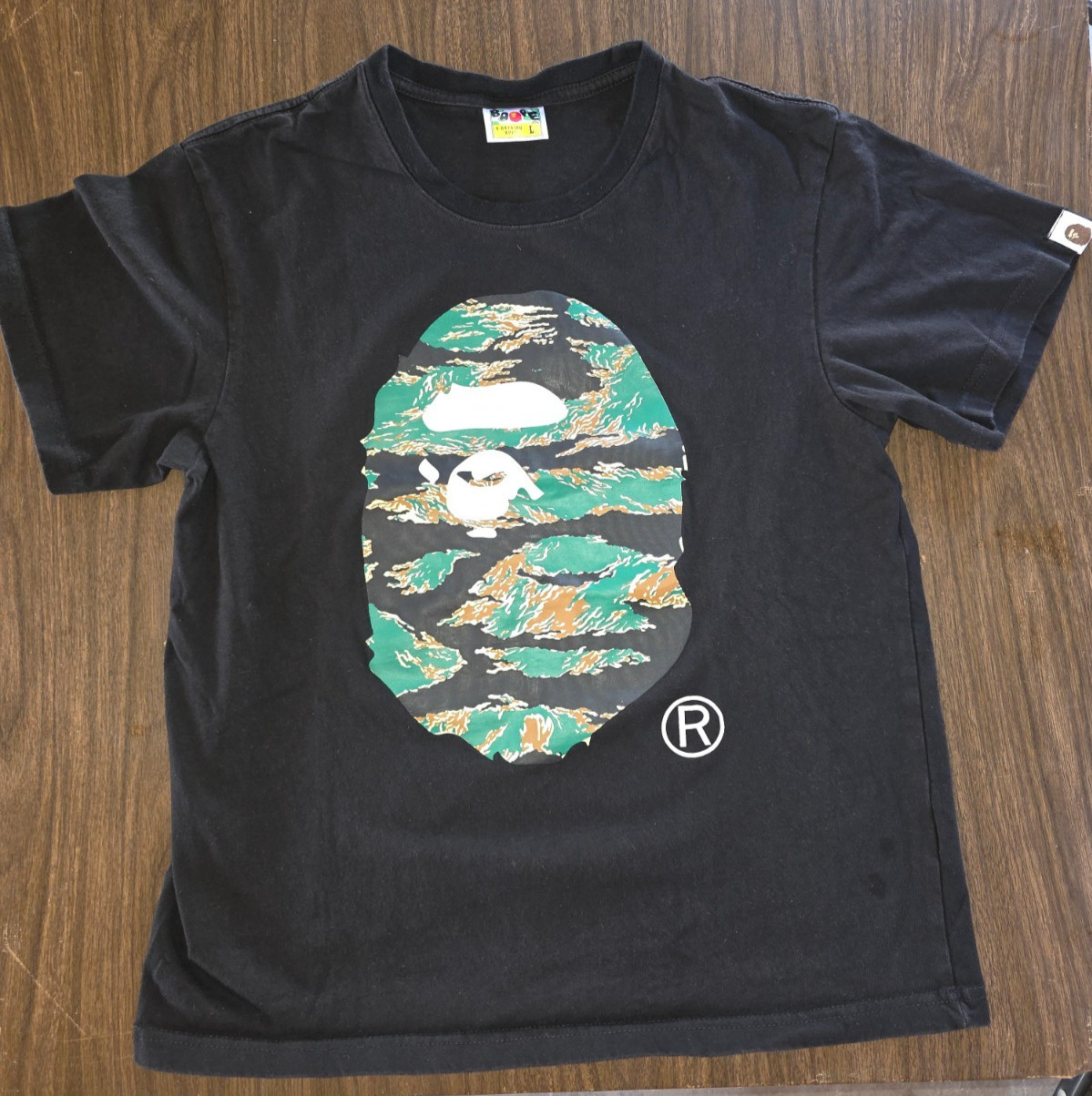 Bathing APE Green Camo Ape Head Black Tee, men’s large, excellent condition