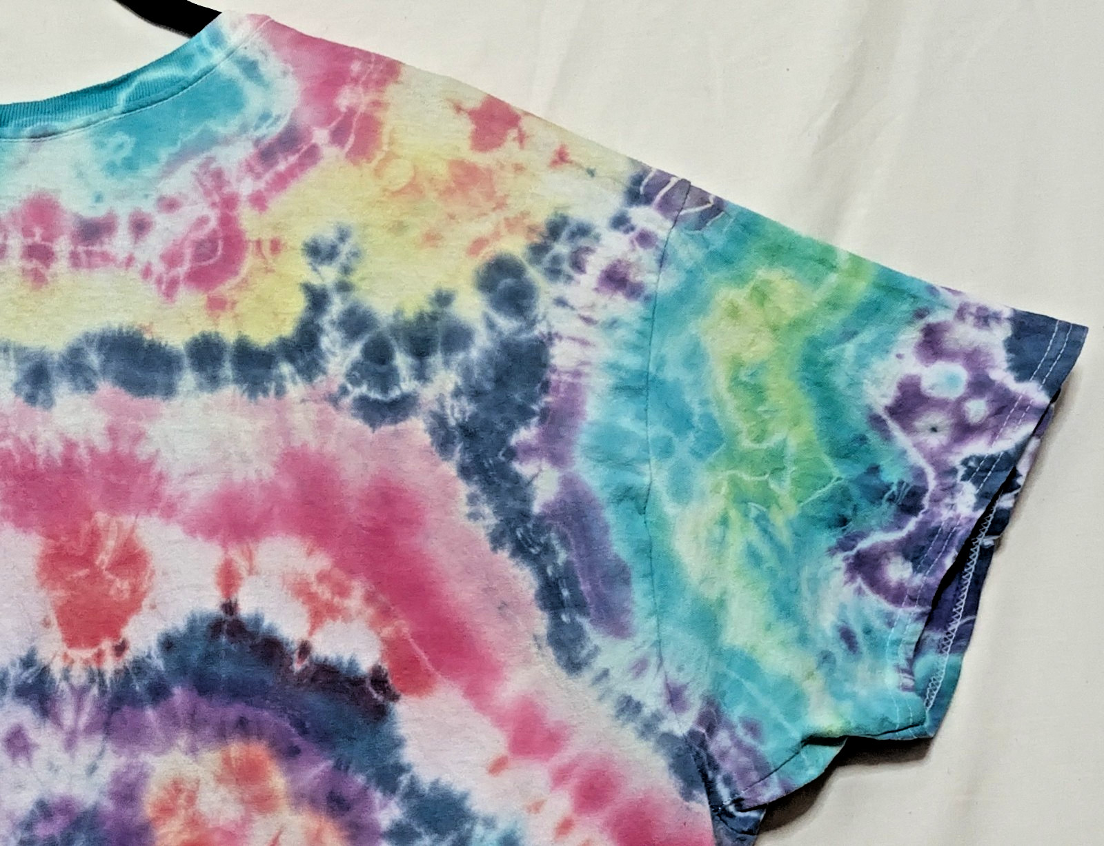 Handmade Tie Dye Geode Pattern Red Pink Purple Yellow 3XL Shirt 25″ W X 31″ L