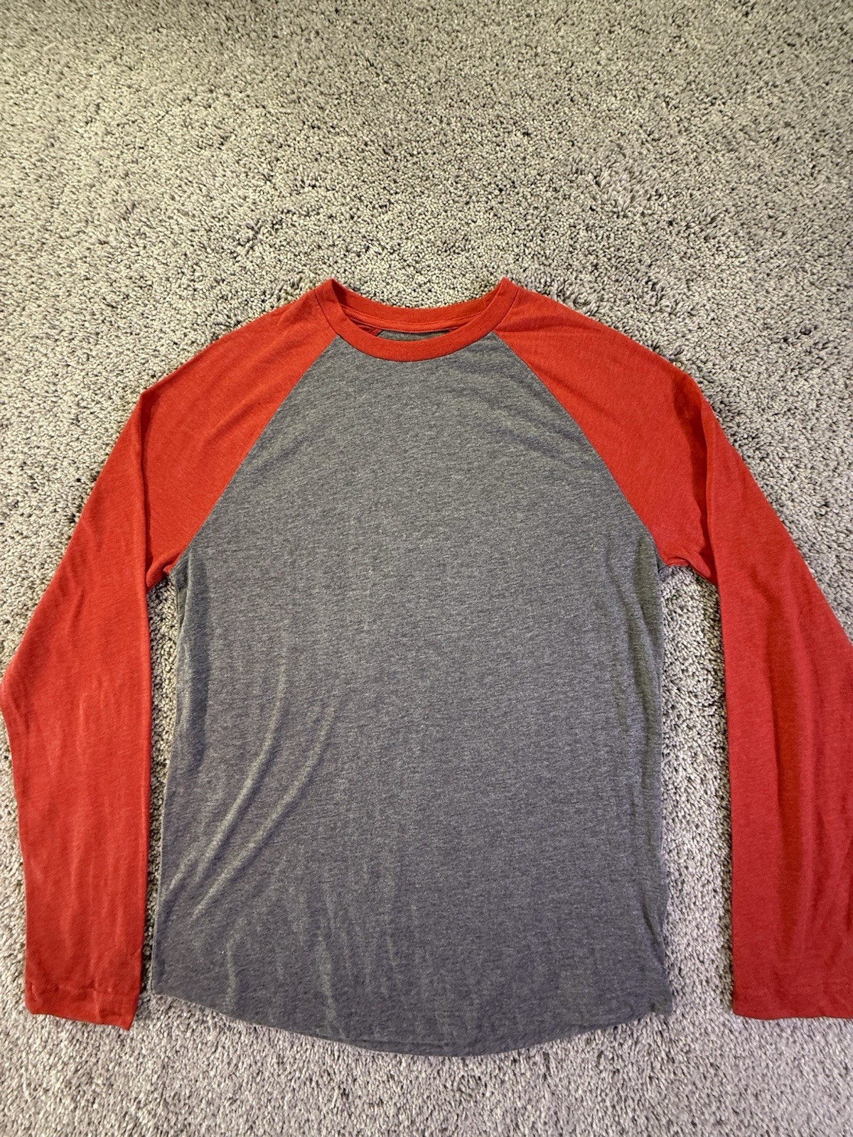 NWOT Fanatics Men’s Baseball T Shirt Size Medium Gray With Red Sleeves
