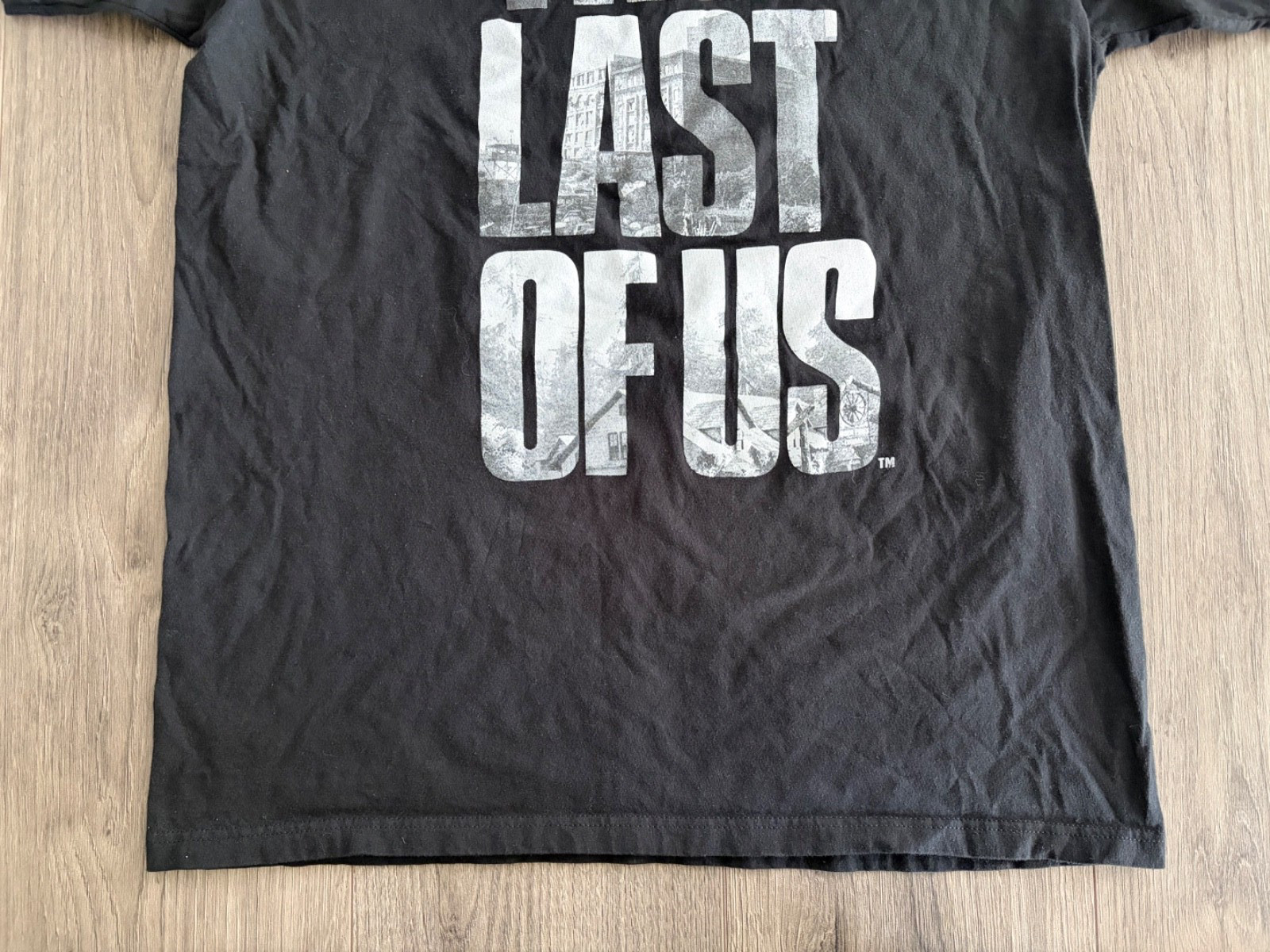 The Last Of Us T Shirt Large NAUGHTY DOG Video Game (Damaged/See Description)