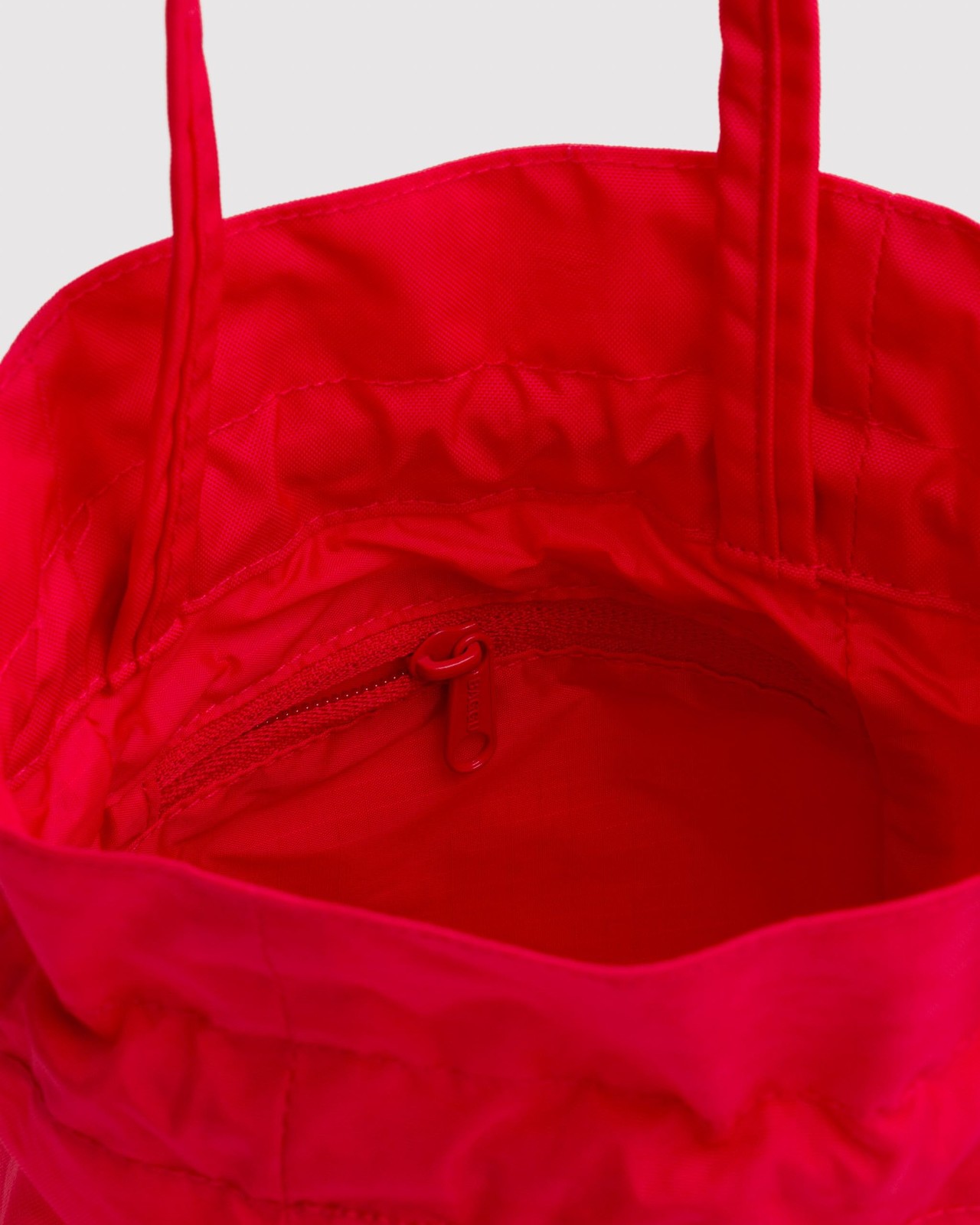 BAGGU Nylon Drawstring Bag – Candy Apple