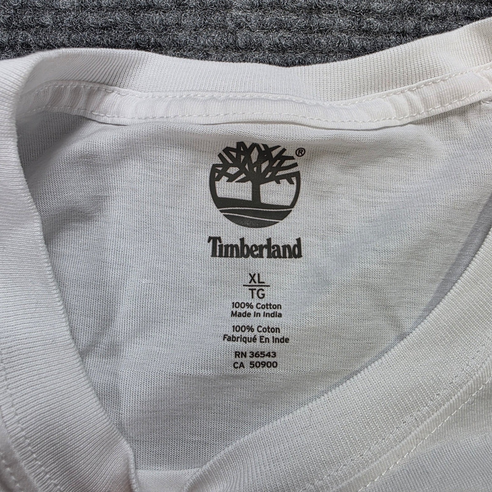 Timberland Rugged and Durable Graphic T-Shirt Men’s Size XL White Outdoors NWT