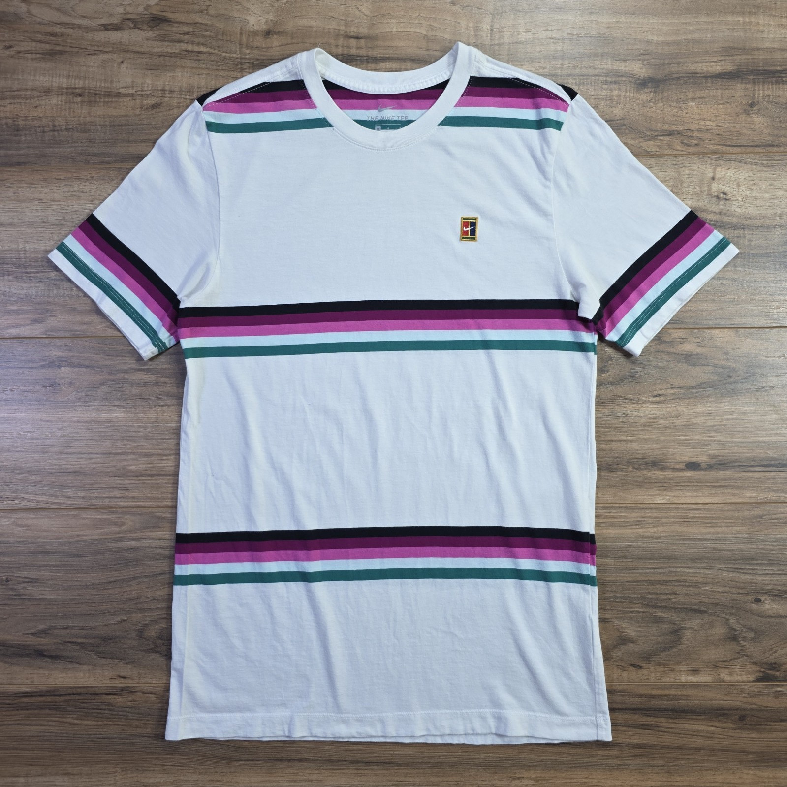 Nike Court Heritage Tee Medium White Multi-Color Striped Graphic T-Shirt