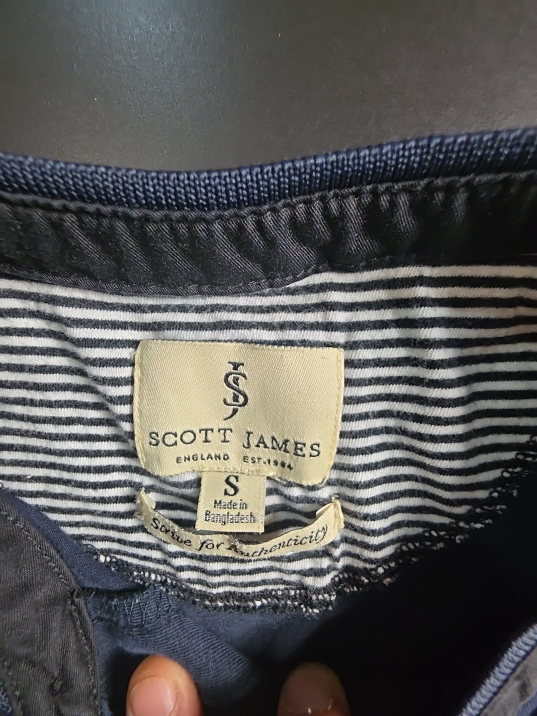 Scott James clothing item, small 000-104