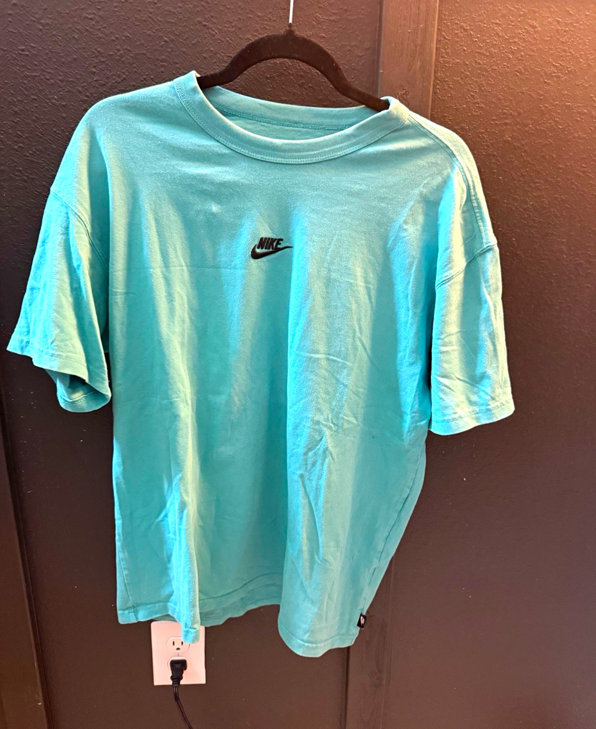 Nike The Nike Tee Men’s M Regular Loose Fit Crew Neck Short Sleeve Turquoise