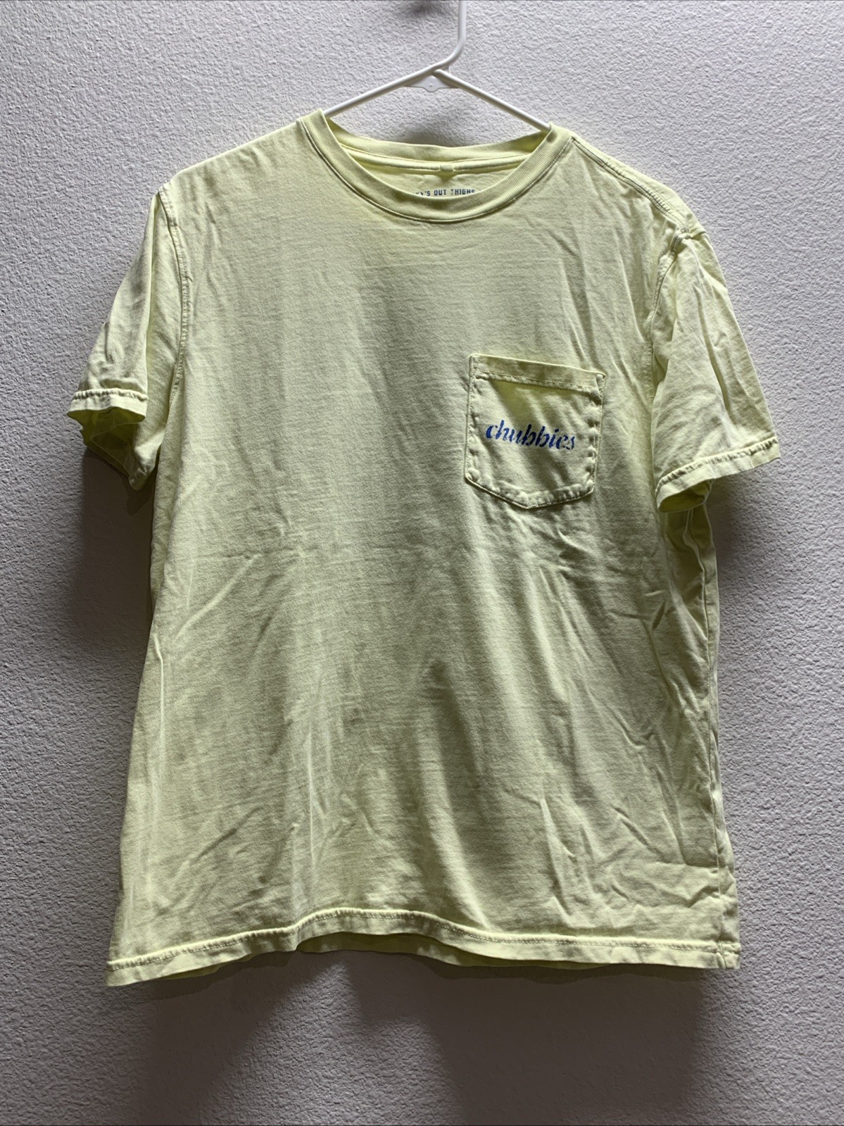 Chubbies THE WEEKEND HAS ARRIVED Yellow Pocket Tee T Shirt MENS SIZE SMALL