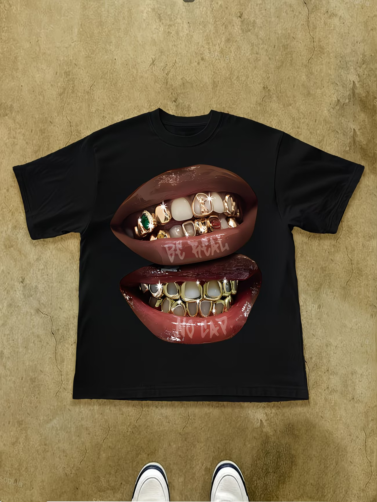 Fashionable Women’S New Round Neck Design Featuring Trendy Artistic Lip Pattern