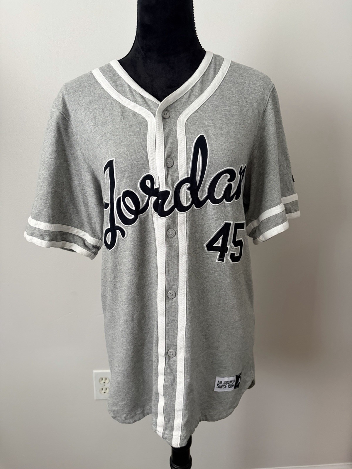 Jordan Gray Baseball Jersey Style T-Shirt V-Neck Button Front Logo Men’s M