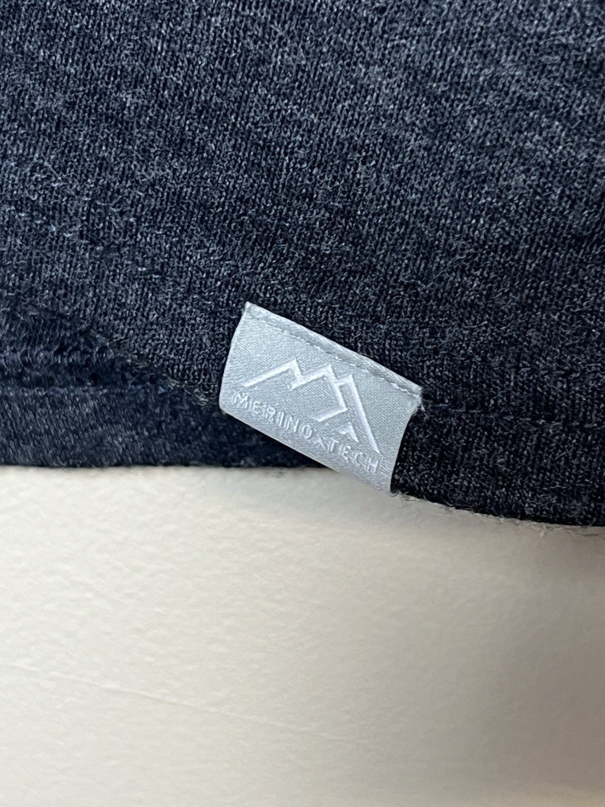 Merino Tech 100% Merino Wool Base Layer Top Mens L Dark Grey Long Sleeve 320 EUC