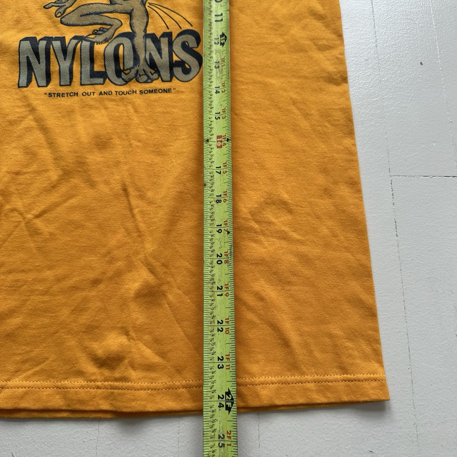 Vintage Protect The Nylons Creature Graphic T-Shirt Single Stitch Size Small 80s
