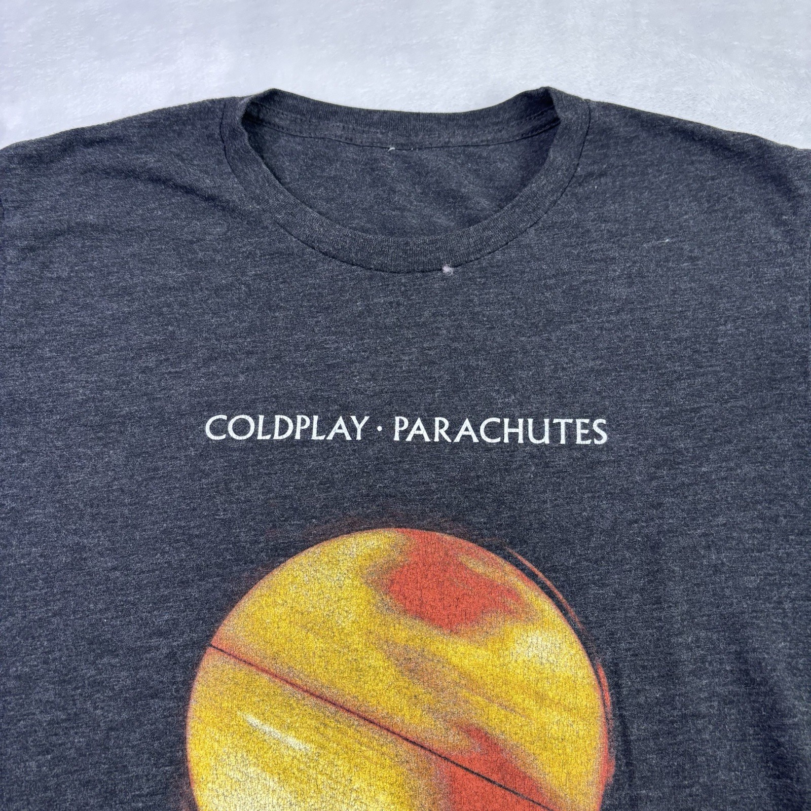Coldplay Parachutes Head Full of Dreams Tour 2017 Grey Shirt Men’s Medium