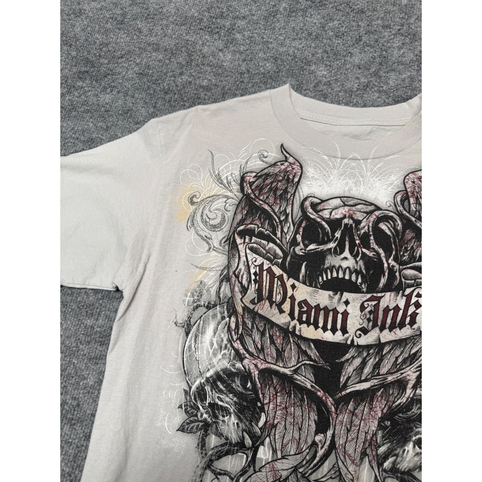 Miami Ink Graphic T-Shirt Mens Medium Tattoo Skull Wings Y2K TV T-Shirt