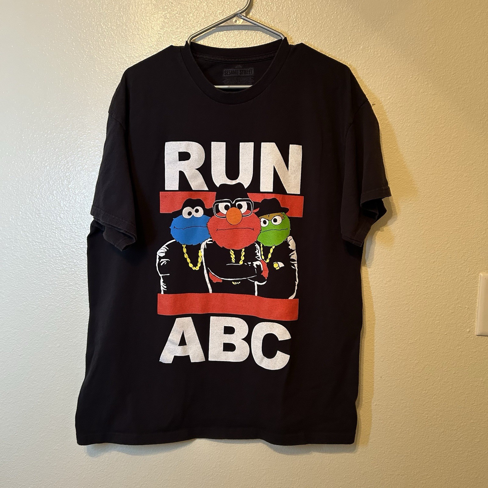 Vintage Sesame Street Run ABC Shirt XL Cookie Monster Elmo Hip Hop Run DMC BG17