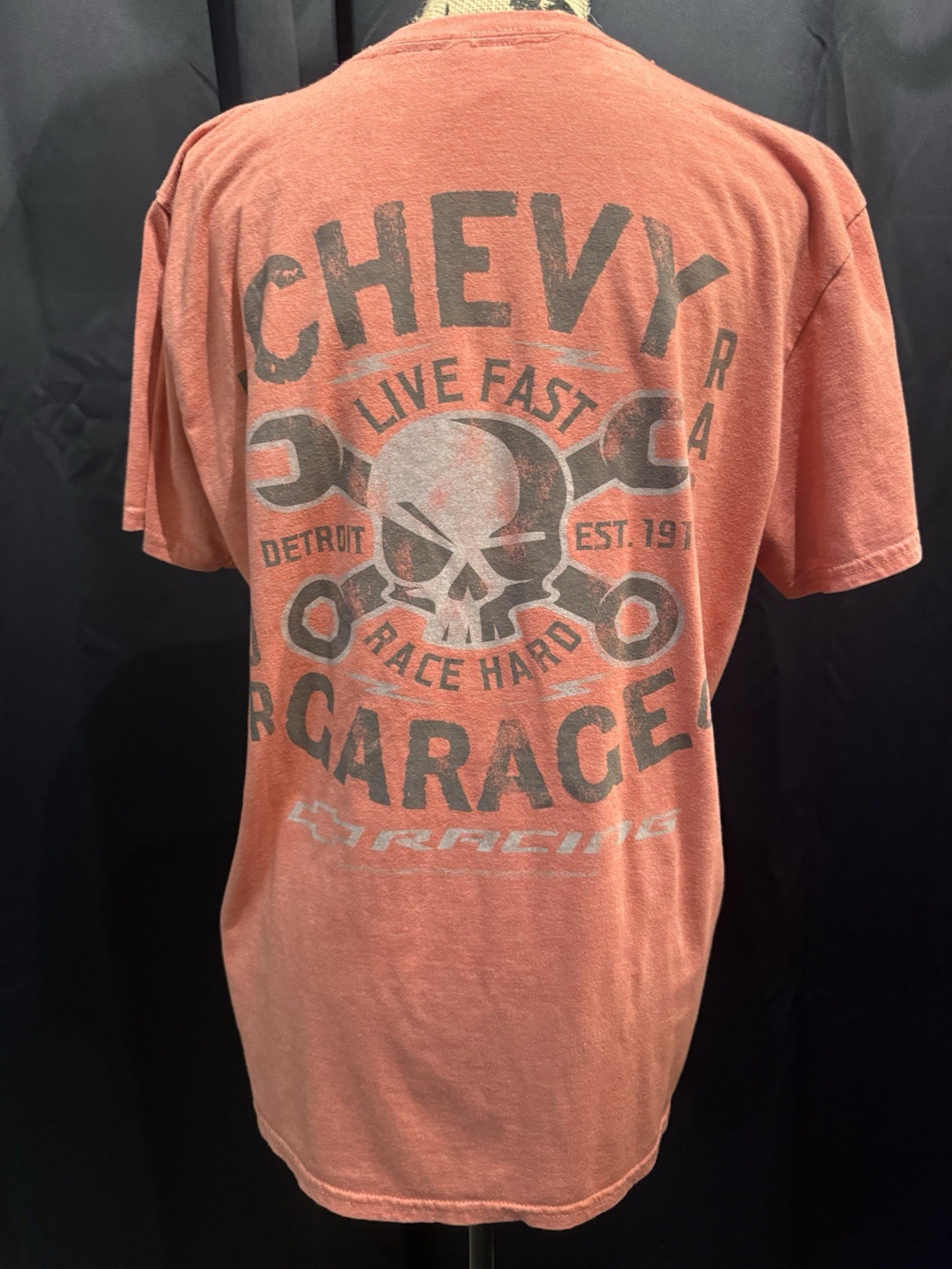 Gildan Softstyle Men’s L Red Regular Fit Crew Neck Chevrolet Skull Racing Tee