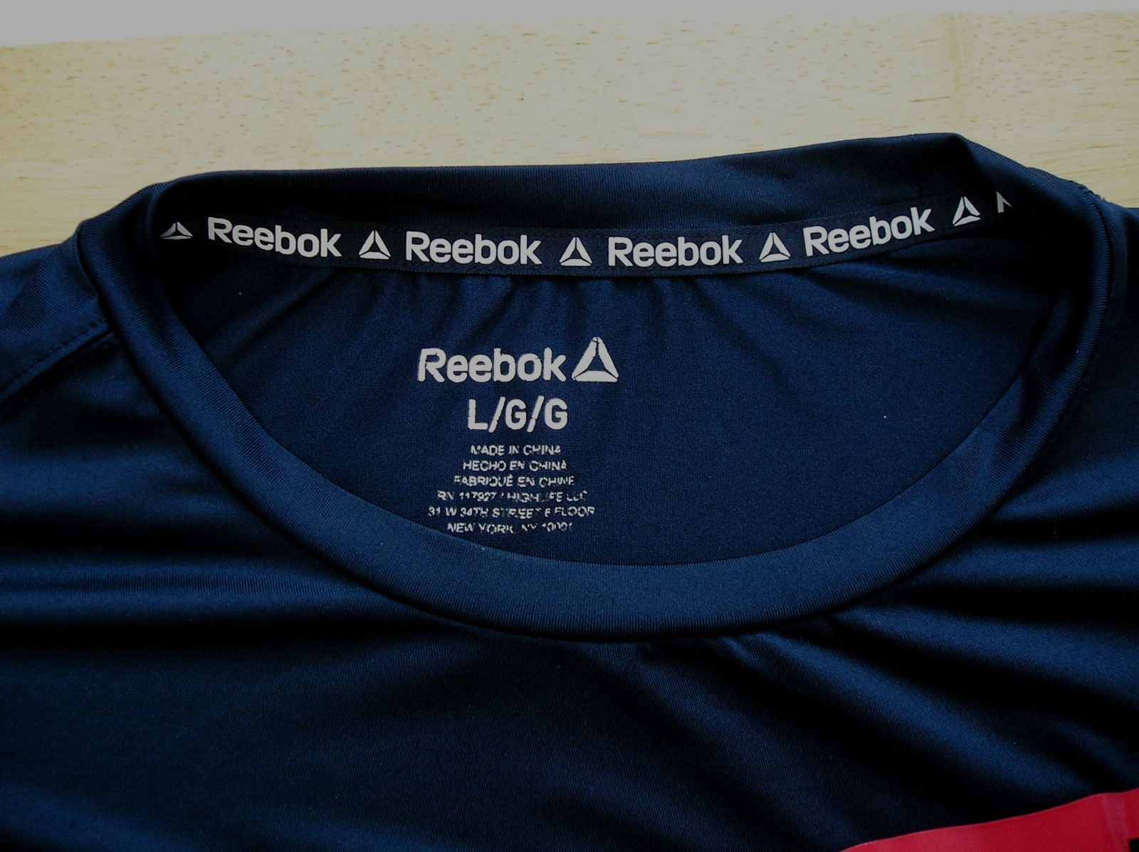REEBOK MEN’S GRAPHIC NAVY BLUE (SS) POLYESTER/SPANDEX CREW NECK T. SHIRT~NICE!