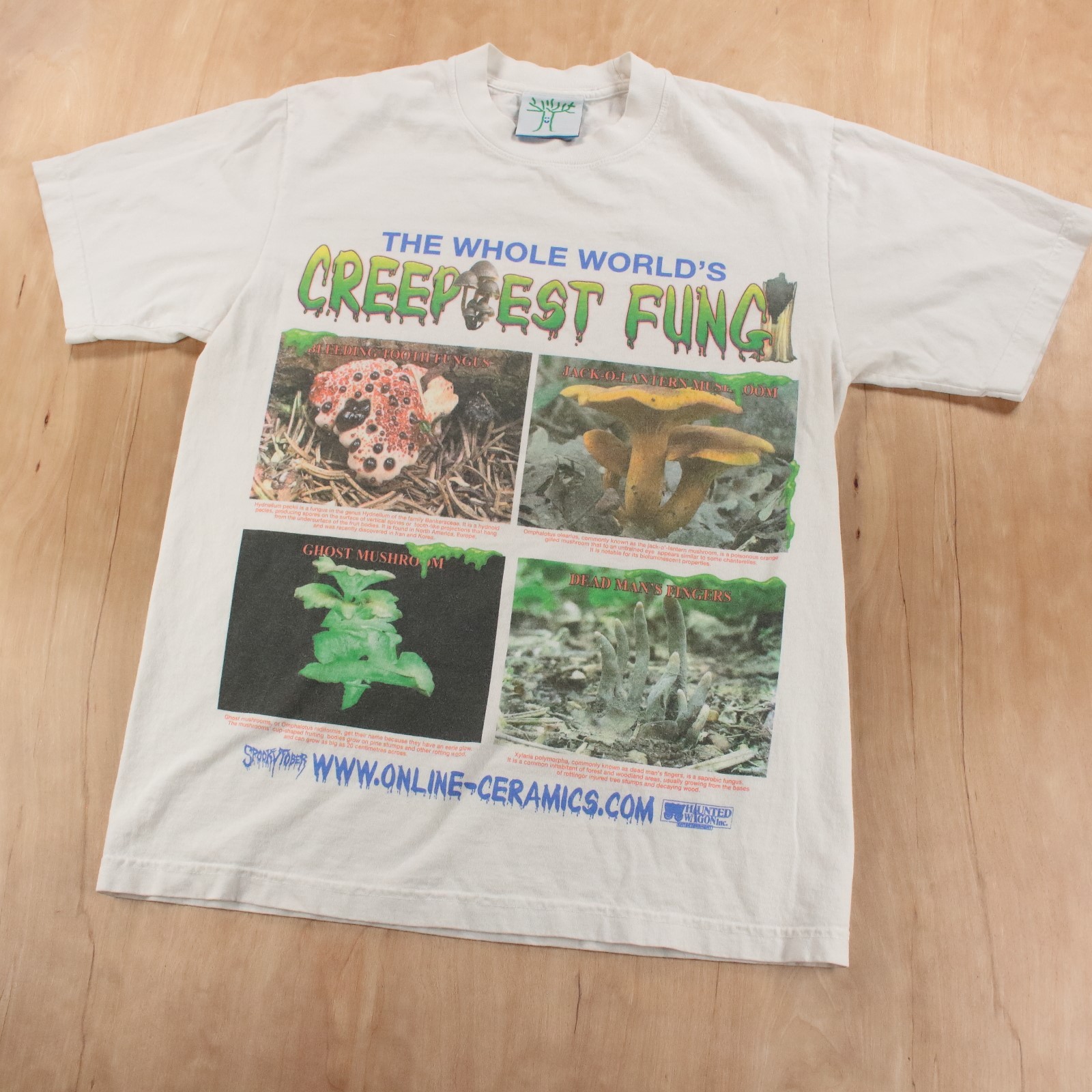 ONLINE CERAMICS Spookiest Fung mushrooms t-shirt SMALL haunted wagon