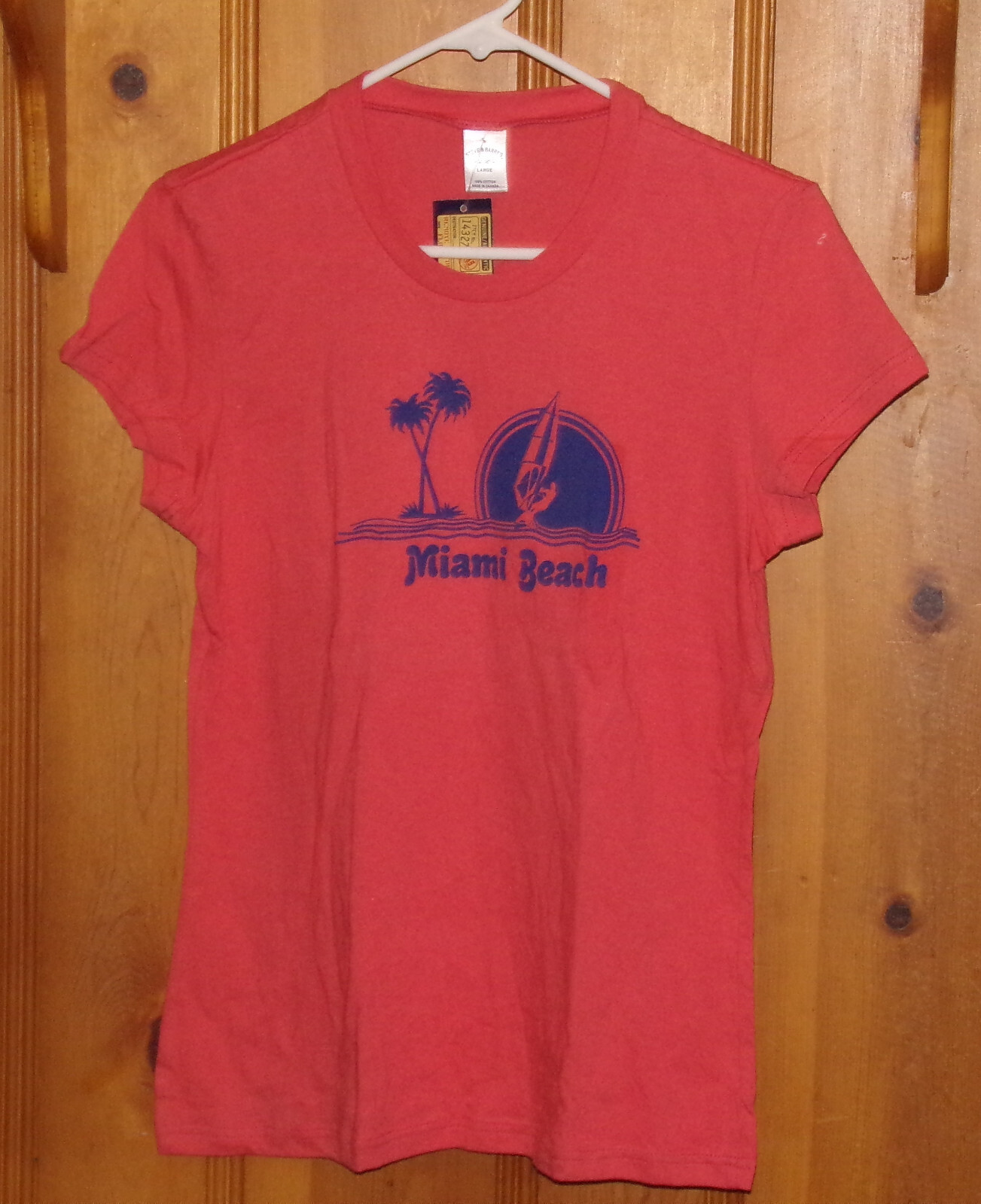 STEVE & BARRY’S DESIGNER T-SHIRT (MIAMI BEACH) BOX 106G