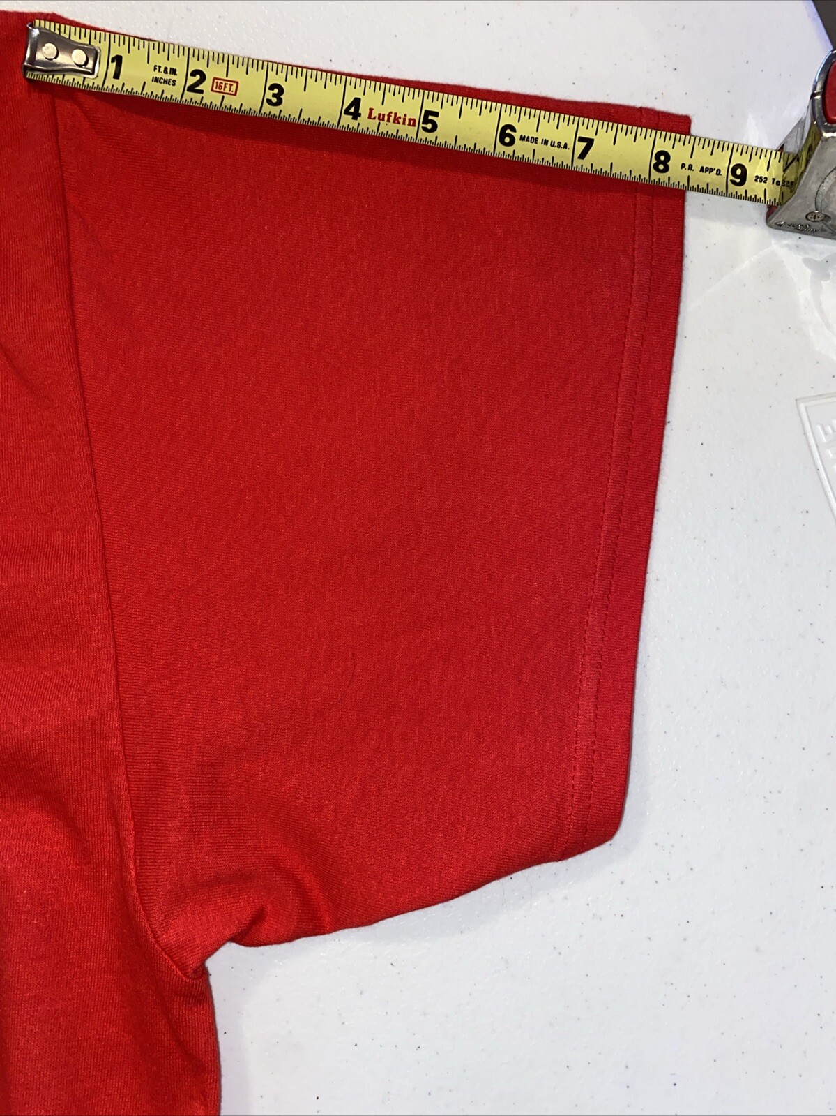 Cincinnati Reds Genuine Merchandise Red Tee Size 2XL Pit To Pit 26” L 31”