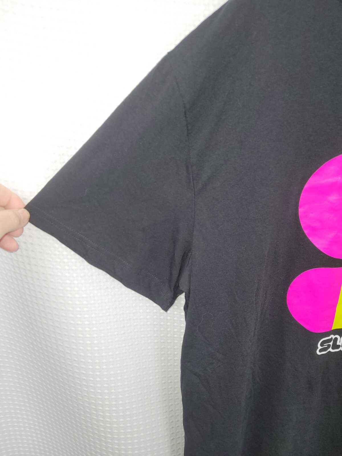 7 Eleven Black Slurpee T-Shirt NWOT Size XL Pink, Yellow, Blue S