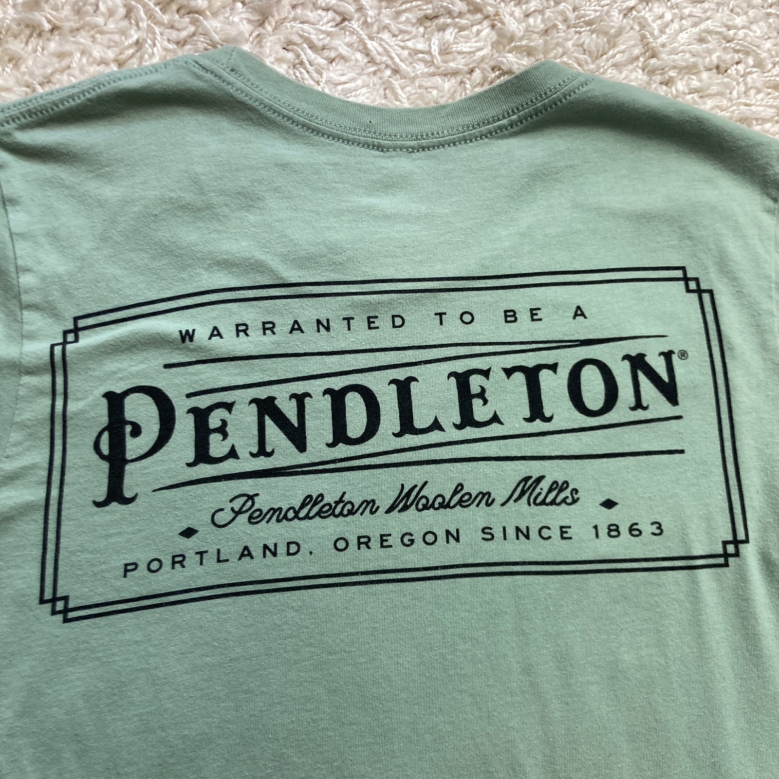 Pendleton Shirt Mens Small Green Vintage Logo Graphic Tee Woolen Mills