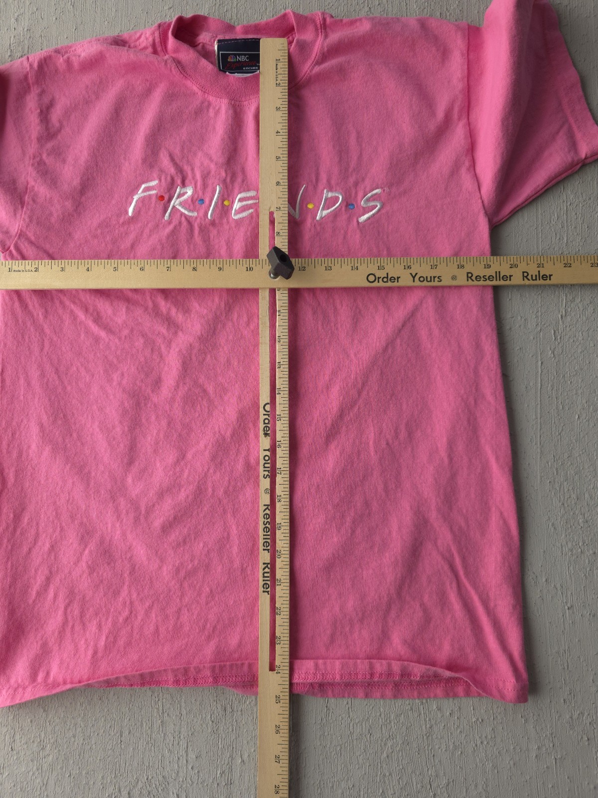 Vintage 2000s Friends NBC Store Pink Embroidered T-shirt TV Promo M