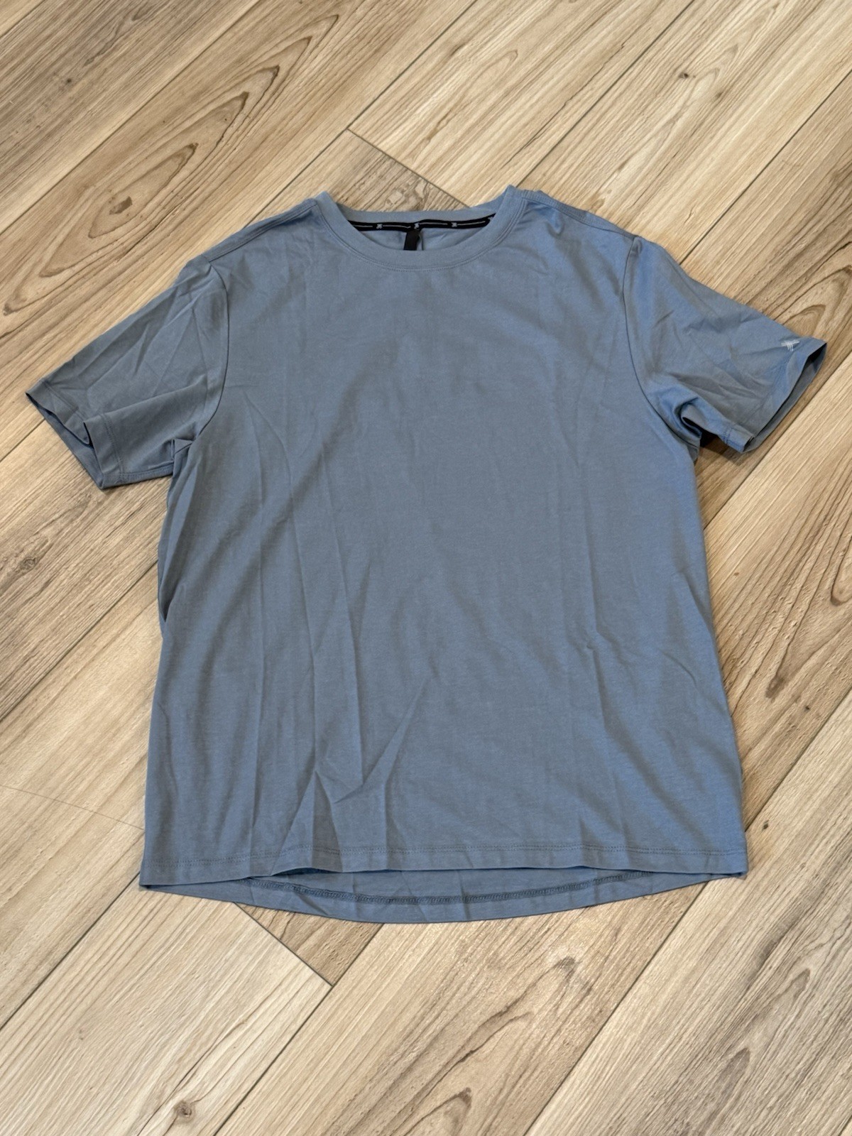 Kenneth Cole Small Core Relaxed T-Shirt Gray Crewneck Stretch UPF 50+ $49