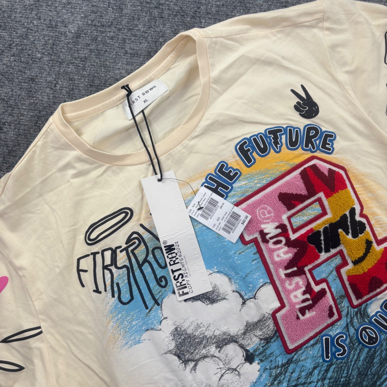 First Row Graphic T-Shirt XL Cream The Future Is Ours Mens