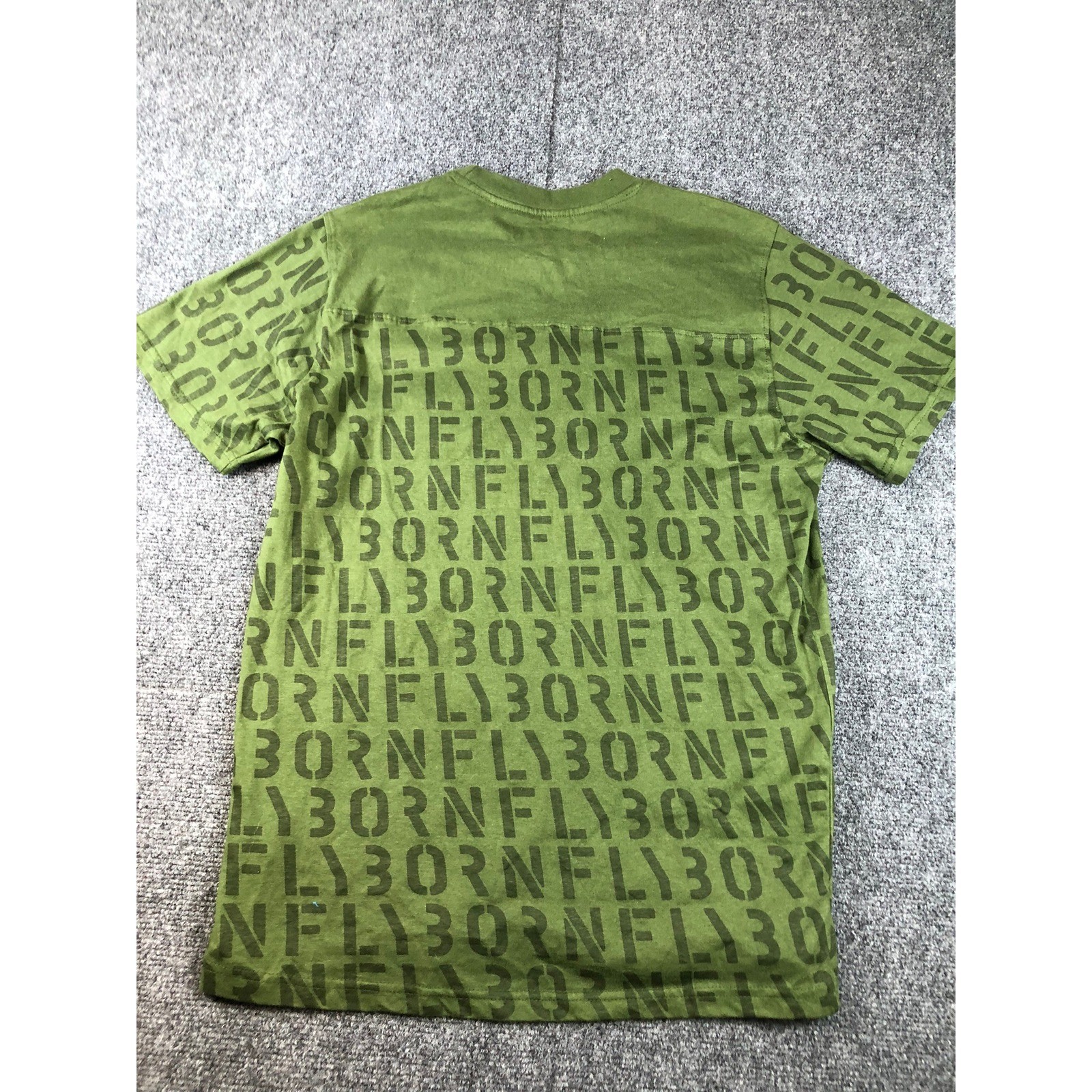 BORN FLY Olive Green Graphic Print Tee Shirt Mens Size Medium NEW NWT