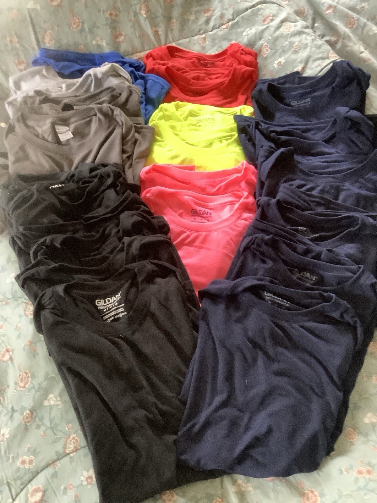Lot of 24 Gilden Performance Medium Short Sleeve T Shirts NWOT 100% Polyester