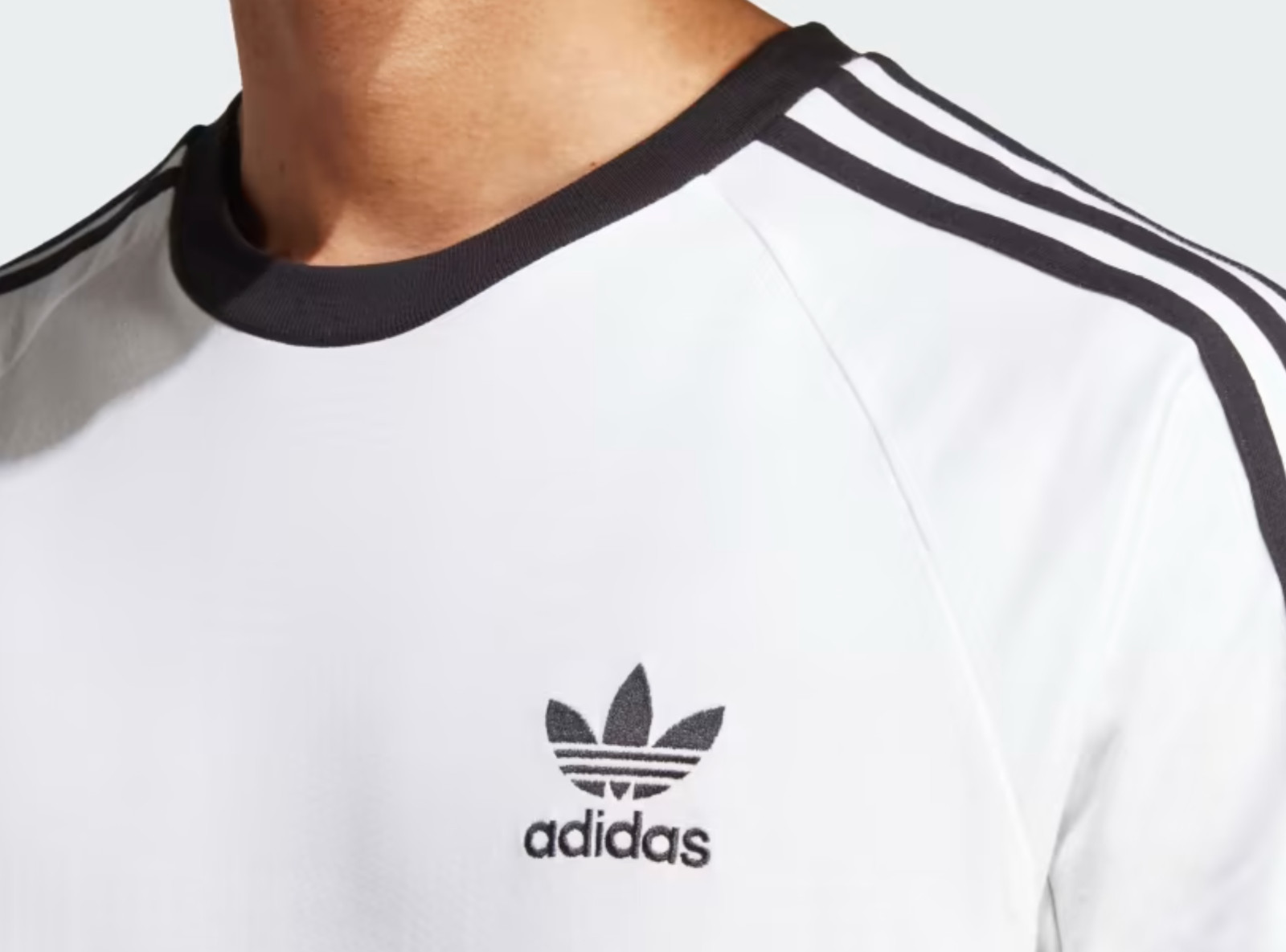 NEW MENS ADIDAS ORIGINALS 3-STRIPES CALIFORNIA TREFOIL TEE SHIRT ~ MEDIUM IA4846