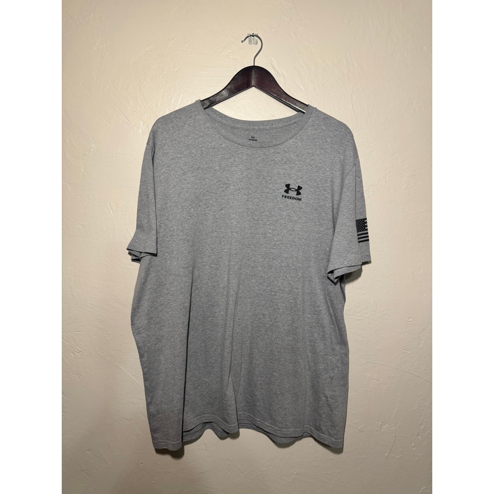 Under Armour Freedom Flag T-Shirt Mens 2XL Gray Heathered Short Sleeve Loose Fit