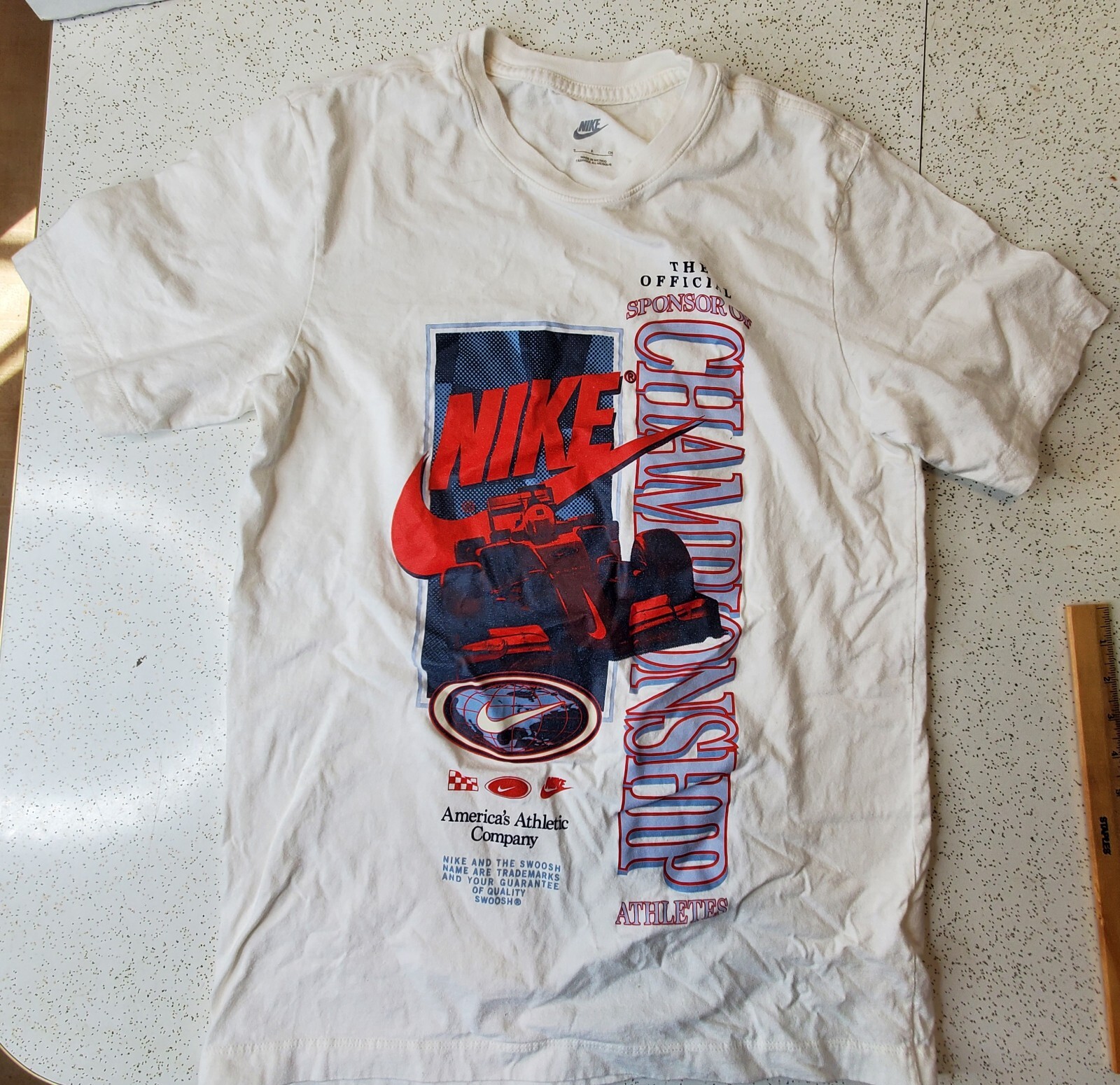 Nike Size S Men’s White Championship Athletics Graphic T-Shirt Gently Worn