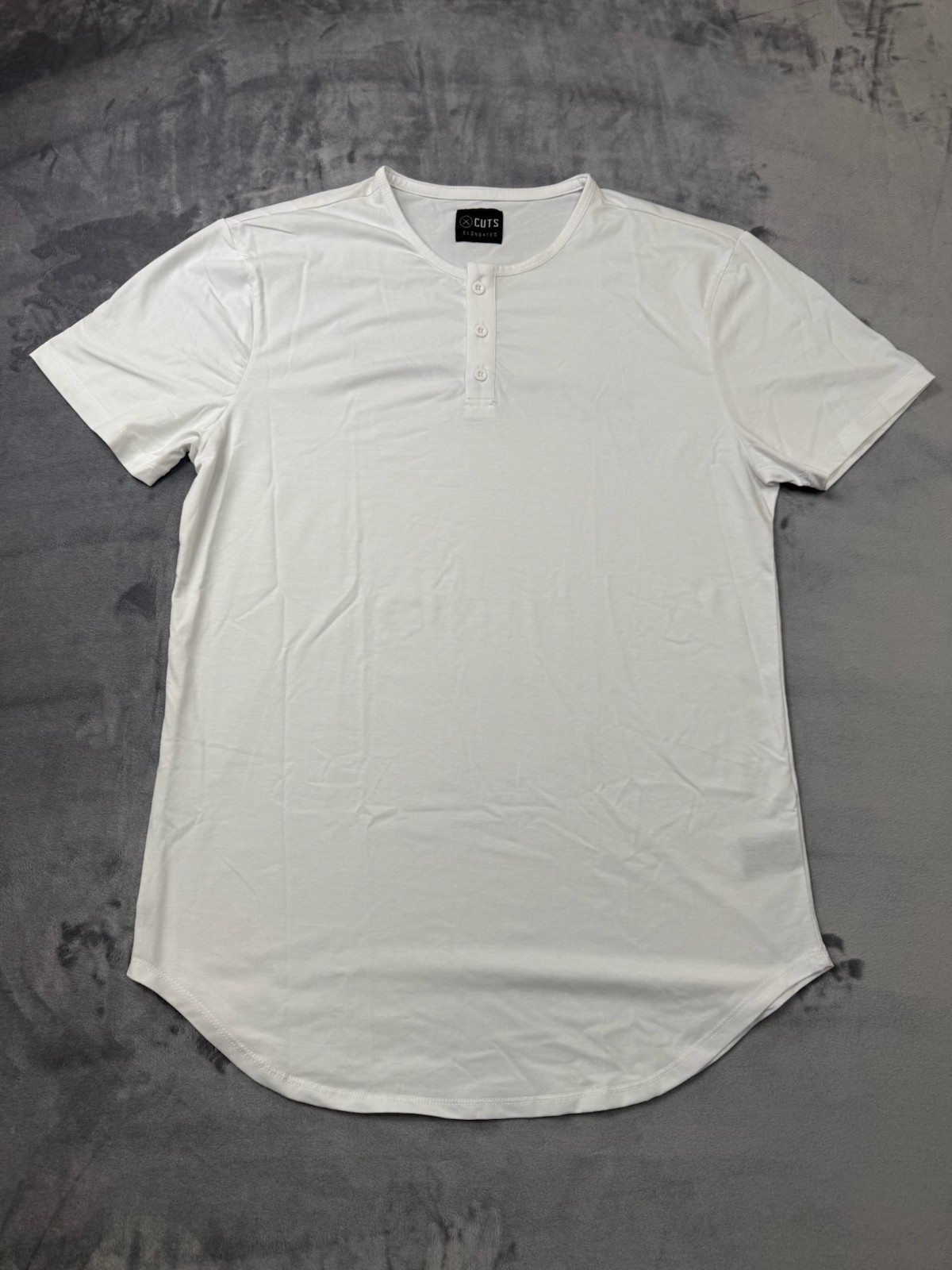 Cuts Clothing Elongated Henley T-Shirt Men’s XL White