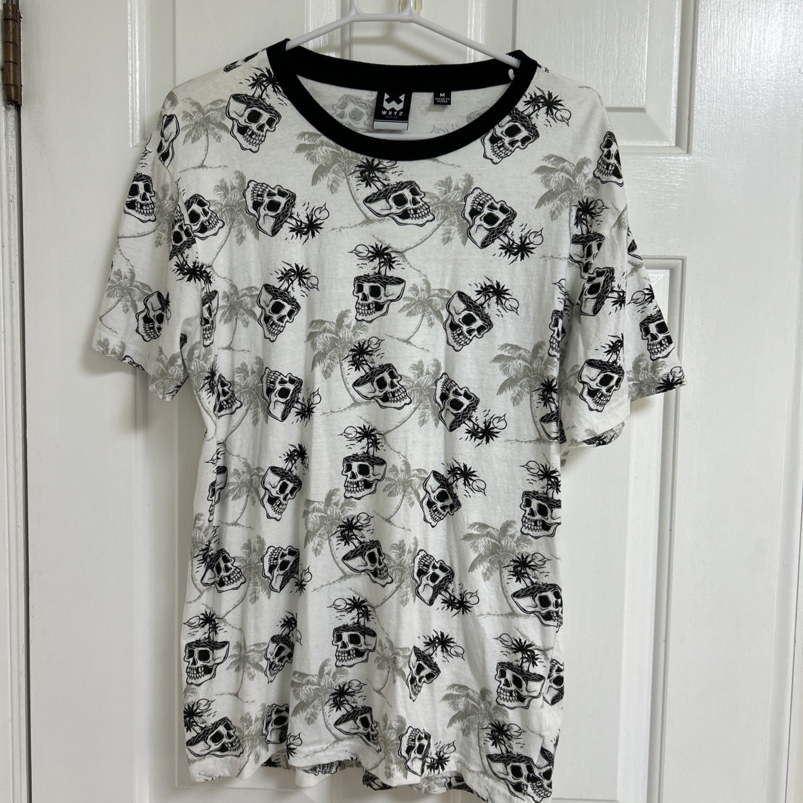WXYZ Men’s Medium White Skull Palm Tree All Over Print AOP T-Shirt