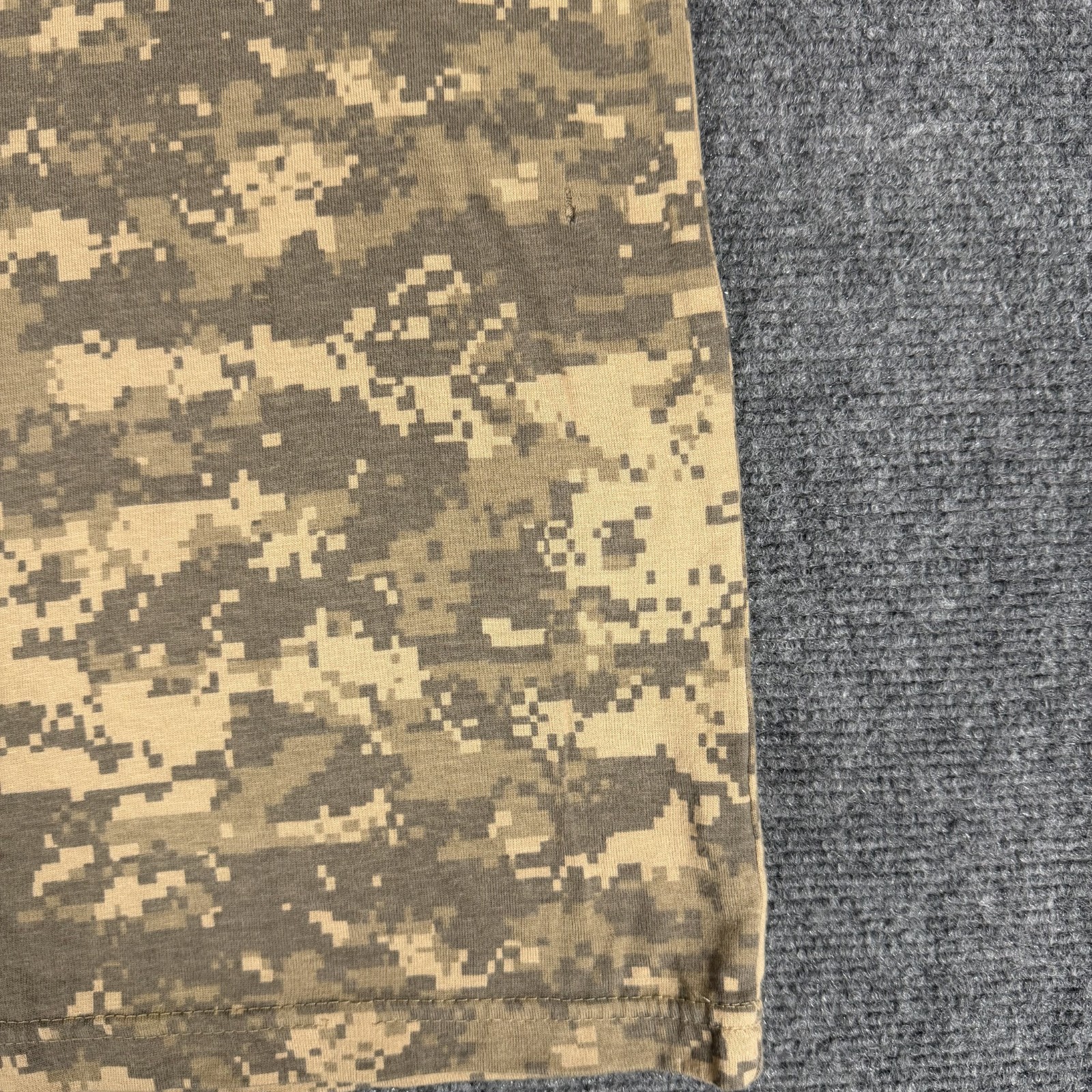 Rothco Mens Digital Camo Tan Camoflauge Hunting Long Sleeve Skater T-Shirt-