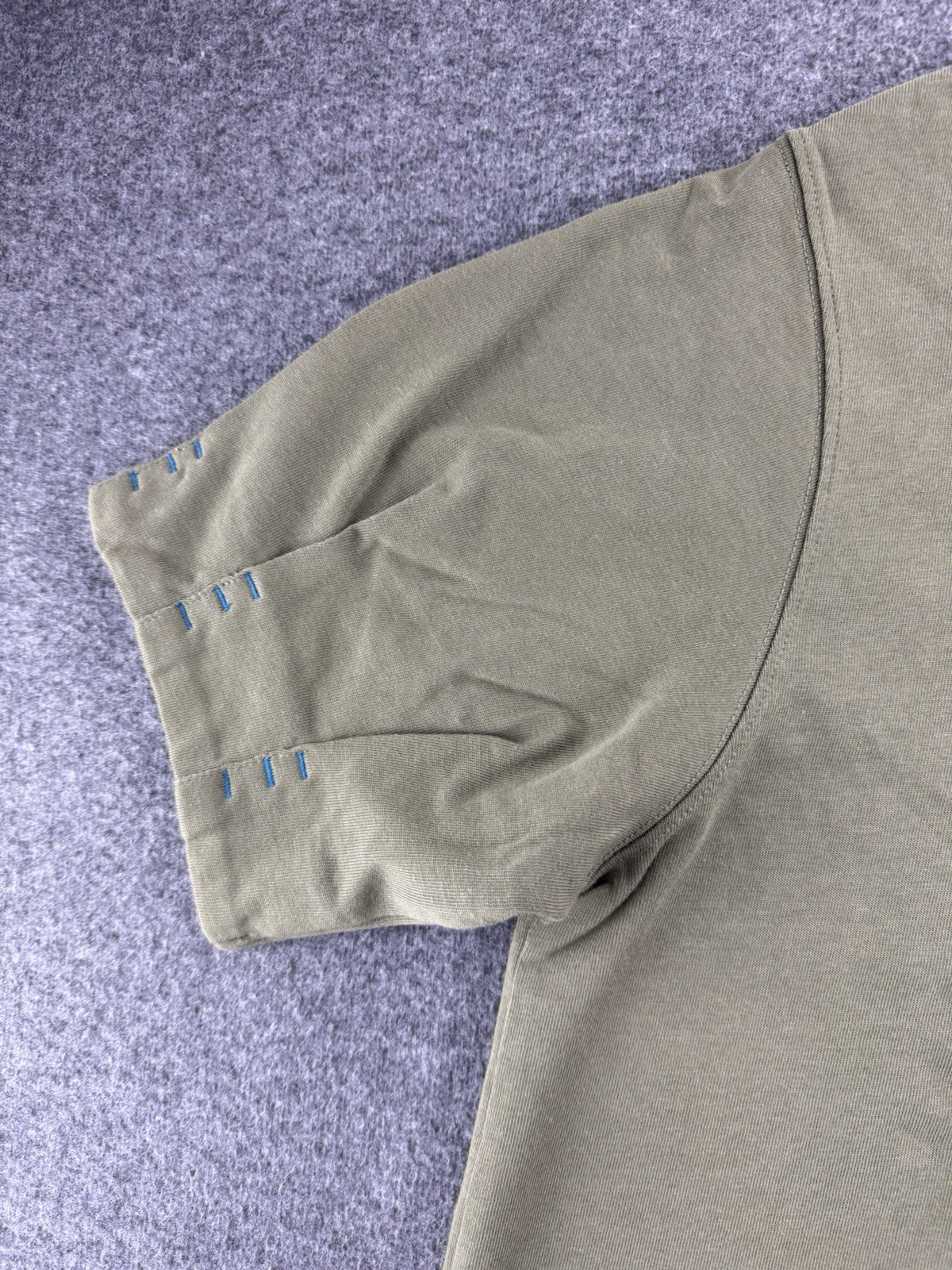 Nike Sportswear T Shirt Size Medium Olive Green Mesh Back Pleated VTG Inspired
