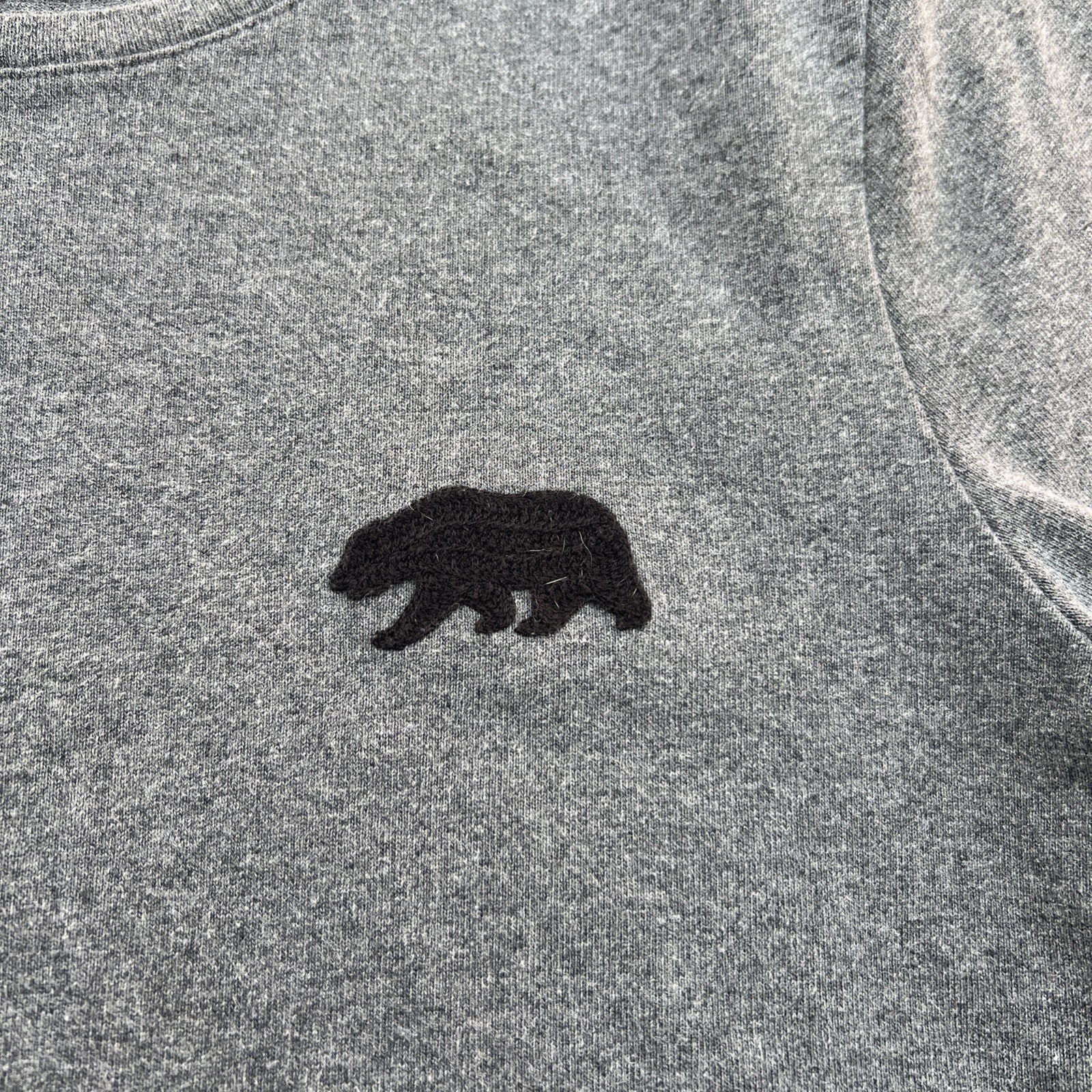 Taylor Stitch Embroidered Bear Heavy Bag Tee 38 Short Sleeve Gray T Shirt